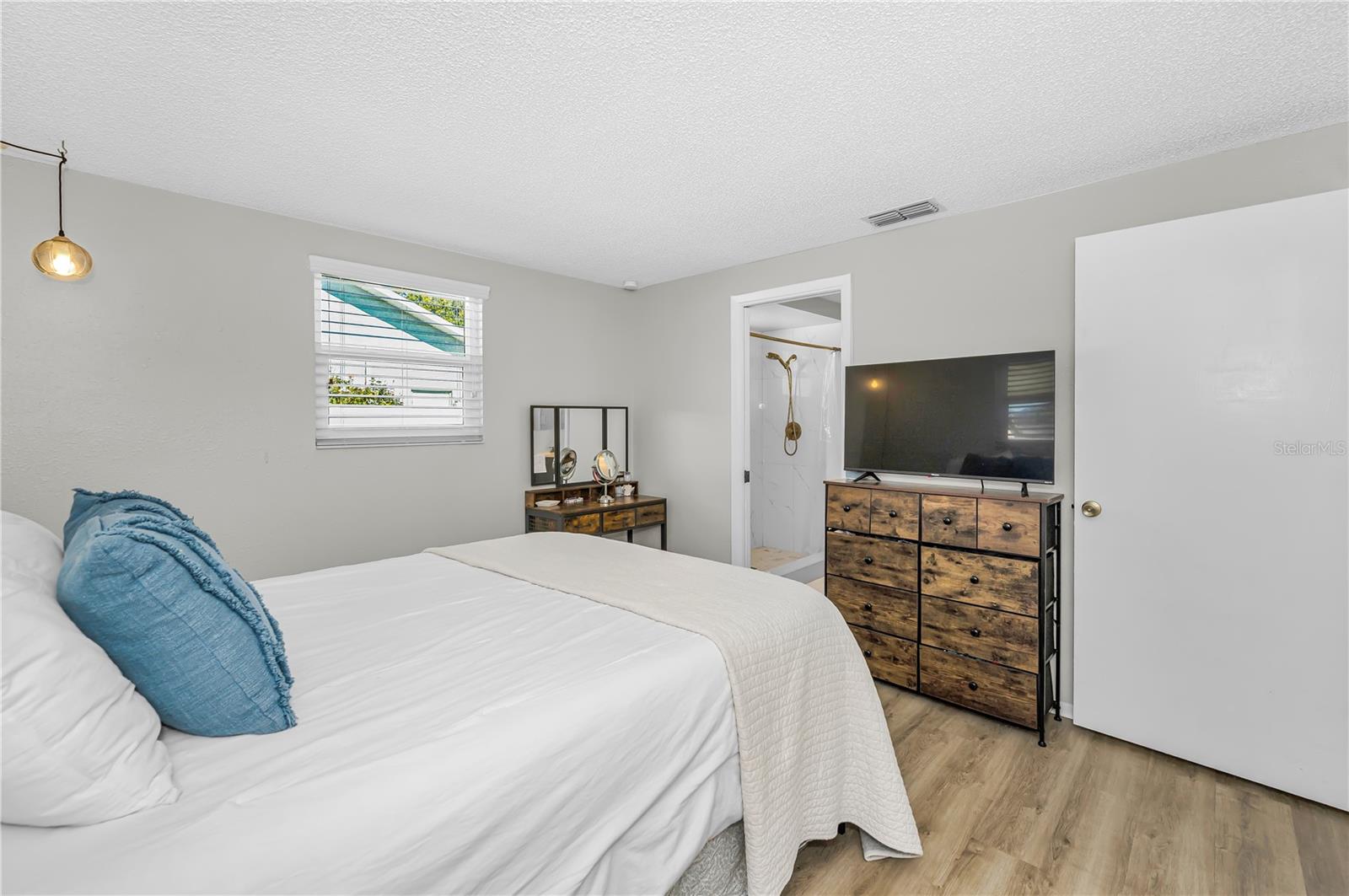 Image 31 of 48 For 4415 Royal Oak Lane