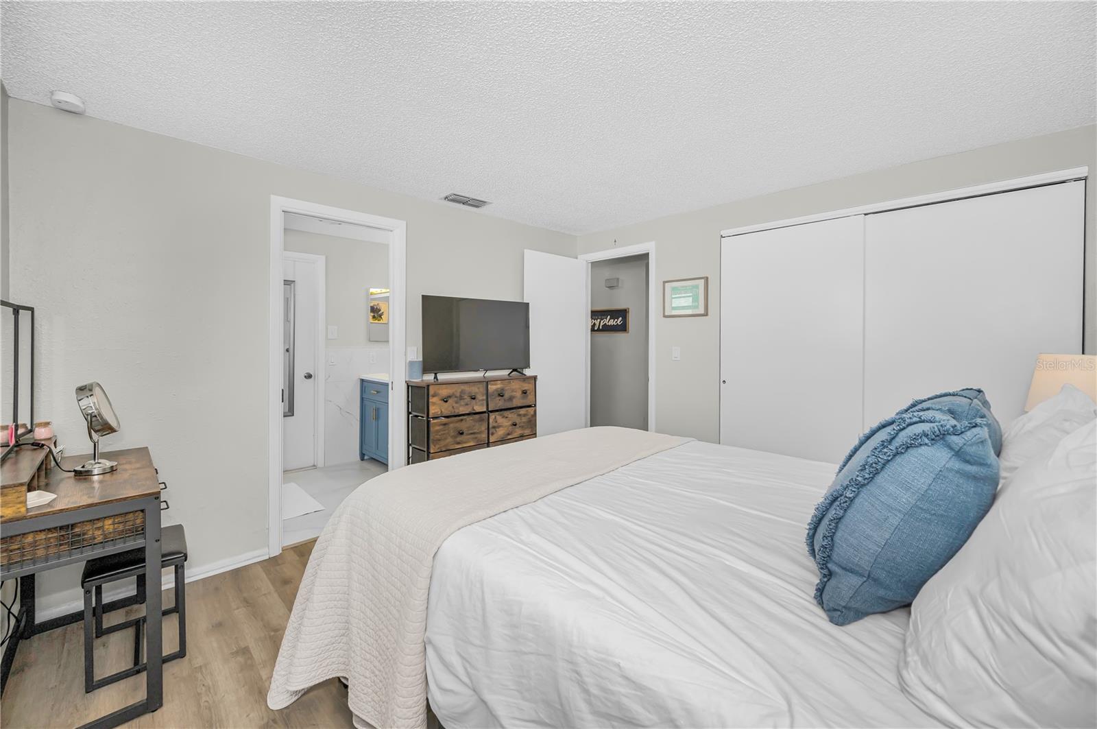 Image 32 of 48 For 4415 Royal Oak Lane