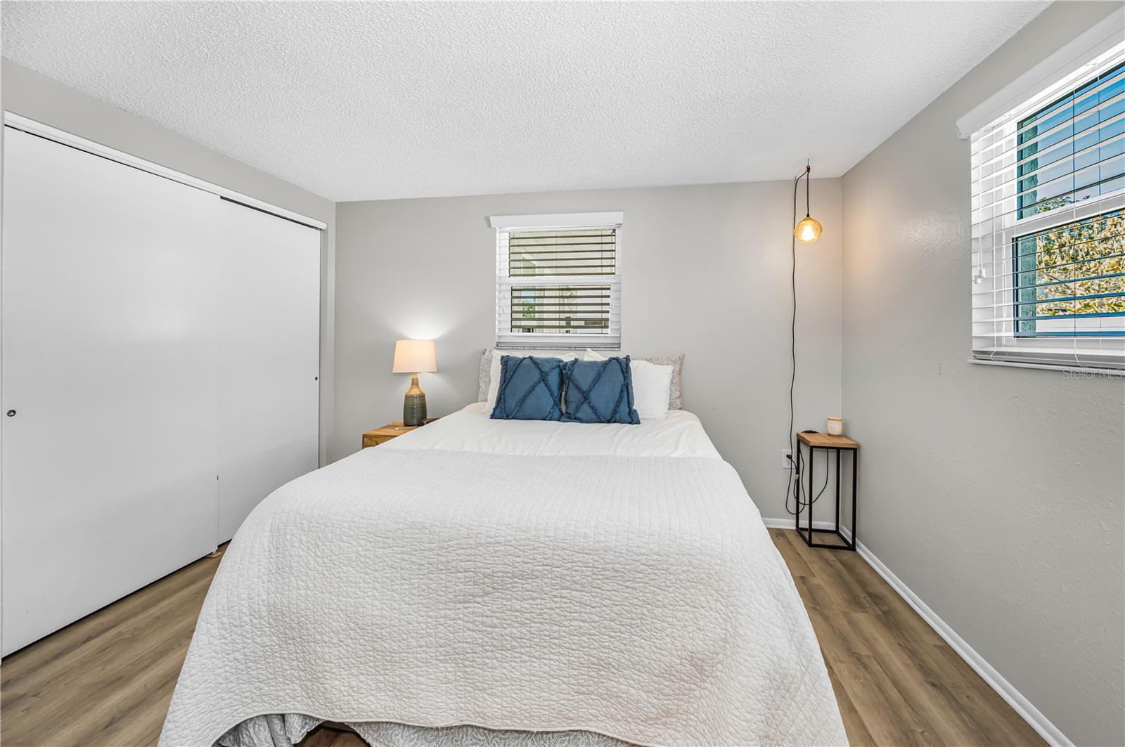 Image 33 of 48 For 4415 Royal Oak Lane