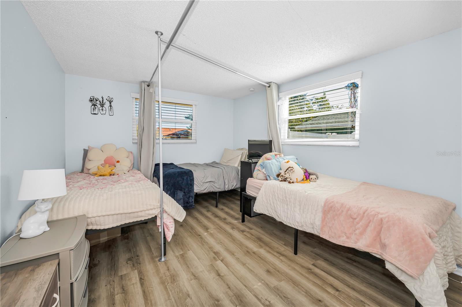 Image 35 of 48 For 4415 Royal Oak Lane