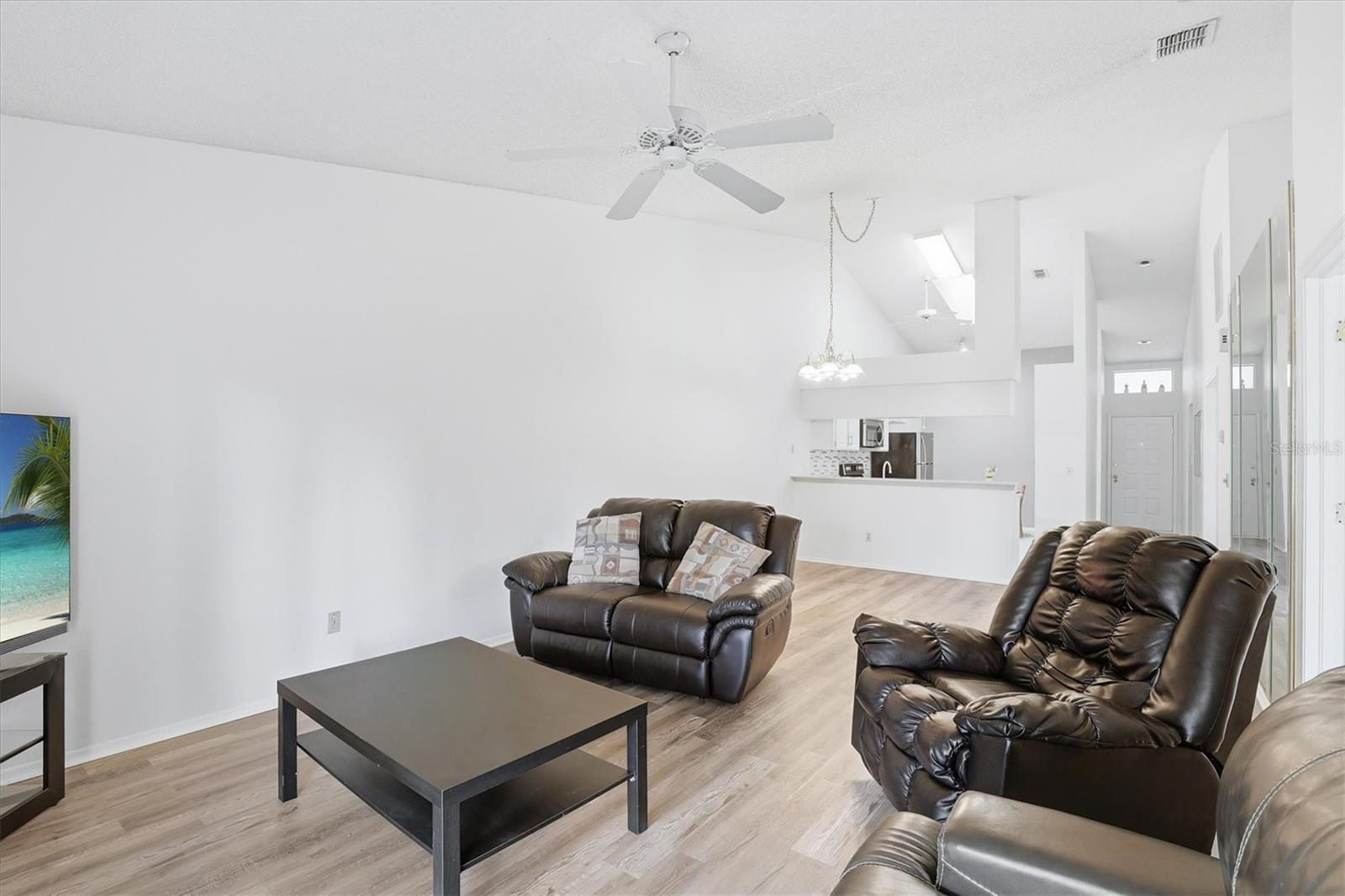 Image 10 of 54 For 39650 Us Highway 19 N 1311