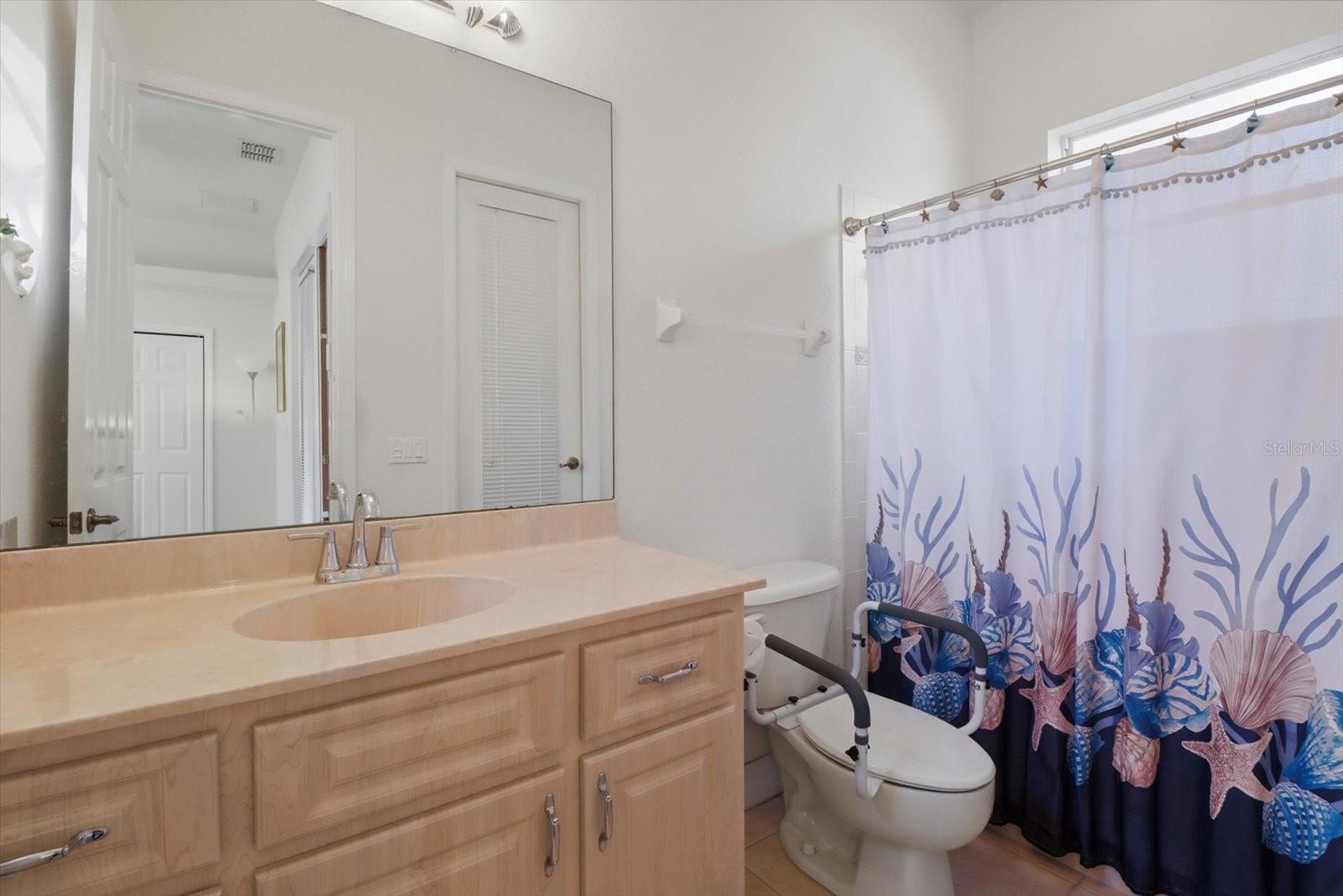 Image 32 of 47 For 1829 Redding Street