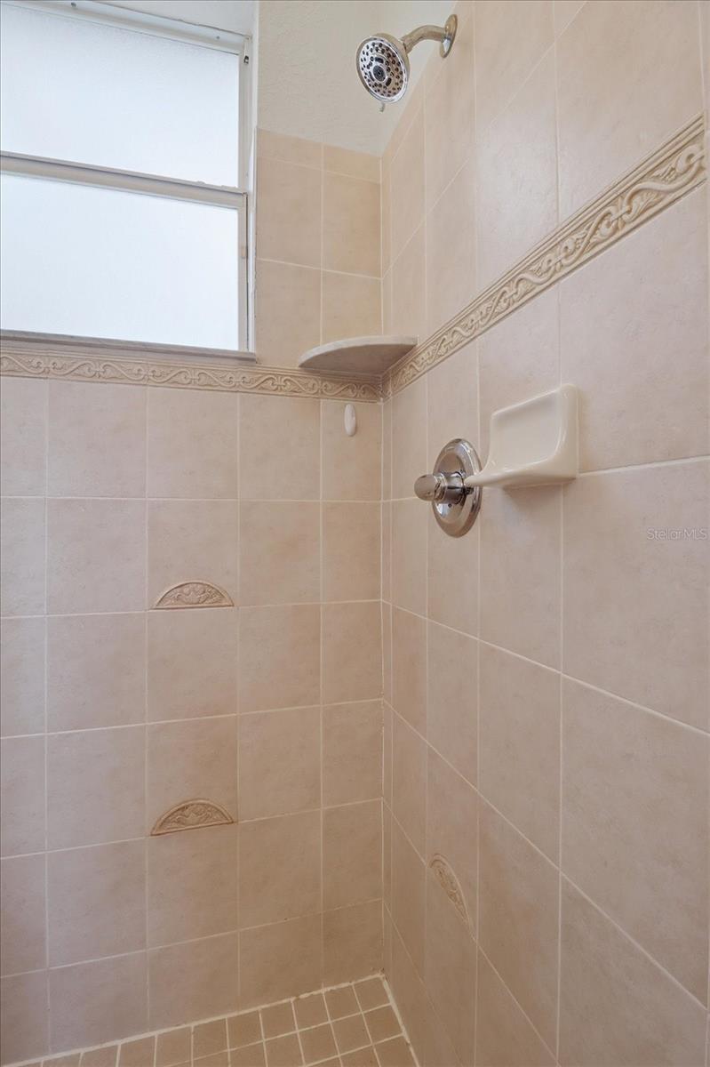 Image 33 of 47 For 1829 Redding Street