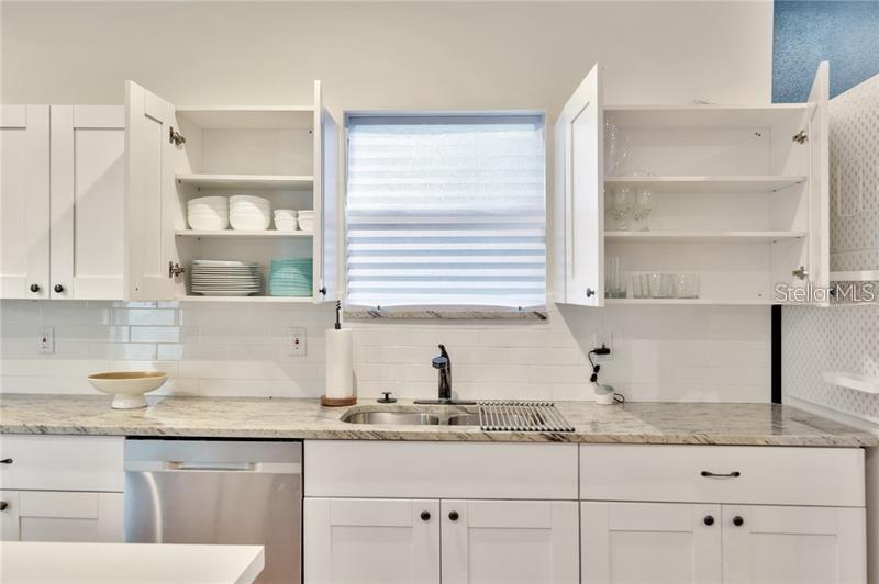 Image 20 of 39 For 705 Plymouth Street