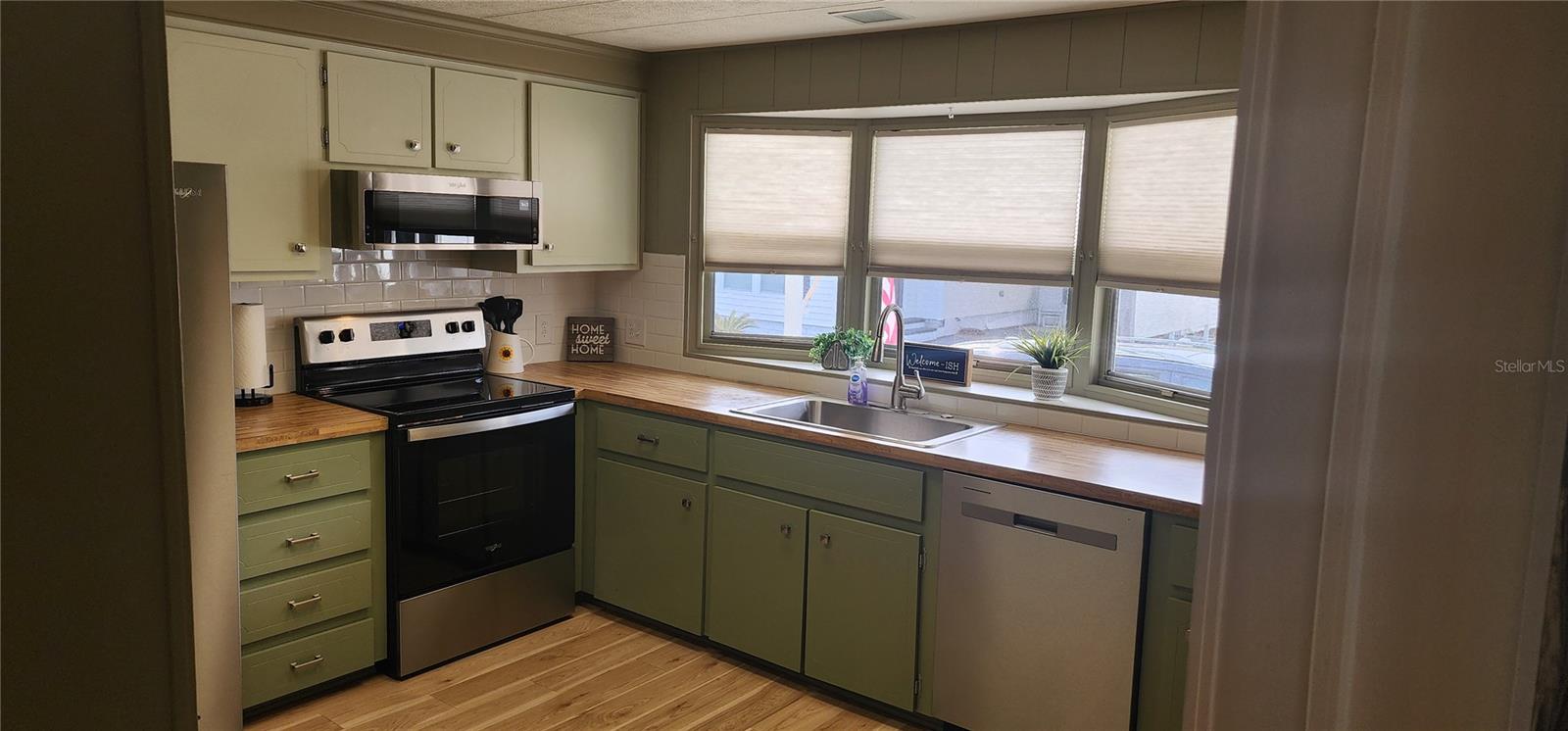 Image 6 of 17 For 775 Royal Palm Circle