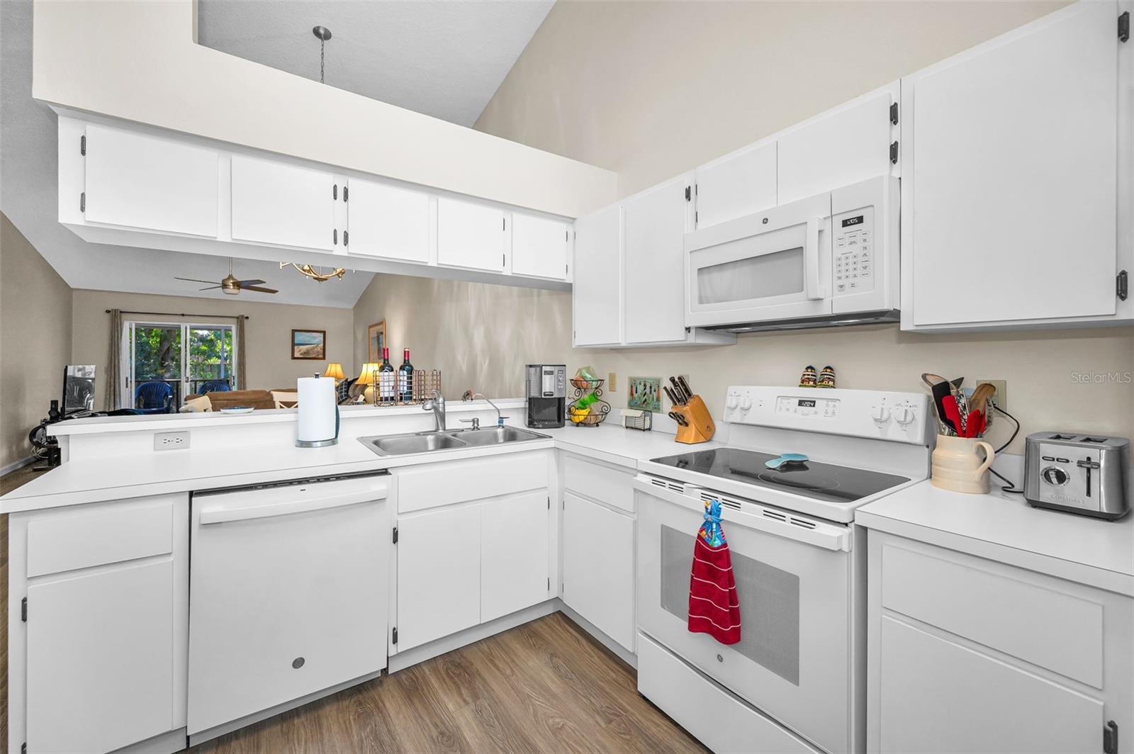 Image 10 of 37 For 39650 Us Highway 19 N 1511