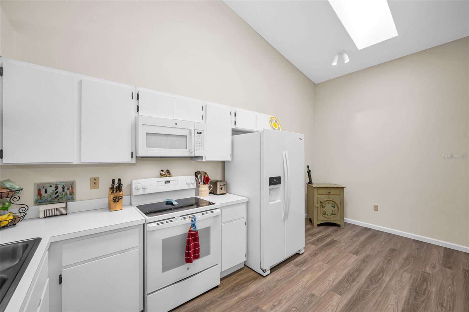 Image 7 of 37 For 39650 Us Highway 19 N 1511