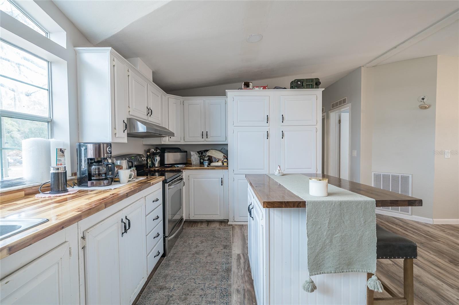 Image 10 of 76 For 8540 Boyt Road