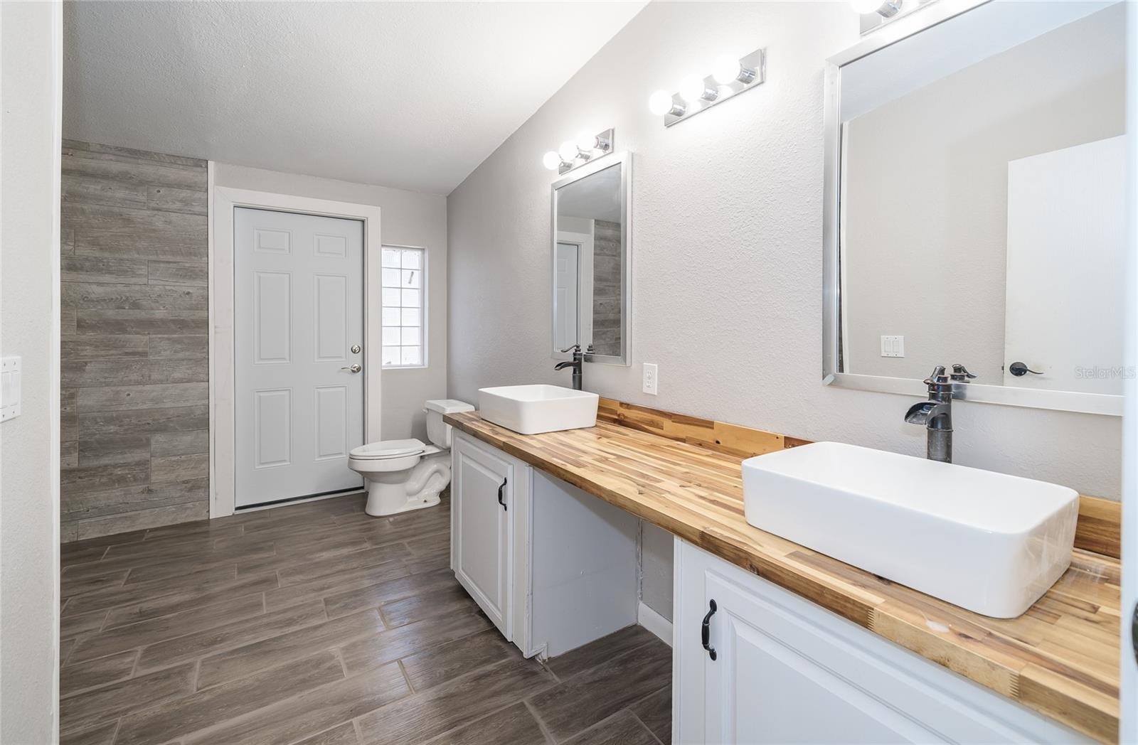 Image 19 of 76 For 8540 Boyt Road