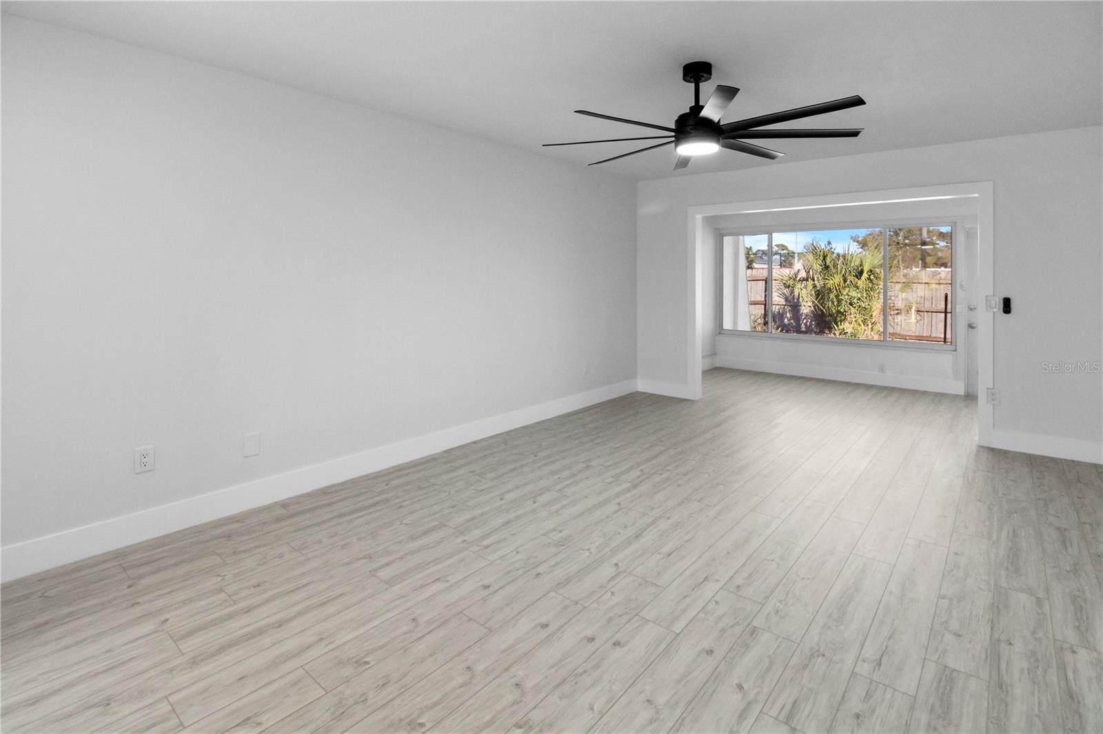 Image 12 of 29 For 7200 Ulmerton Road C3