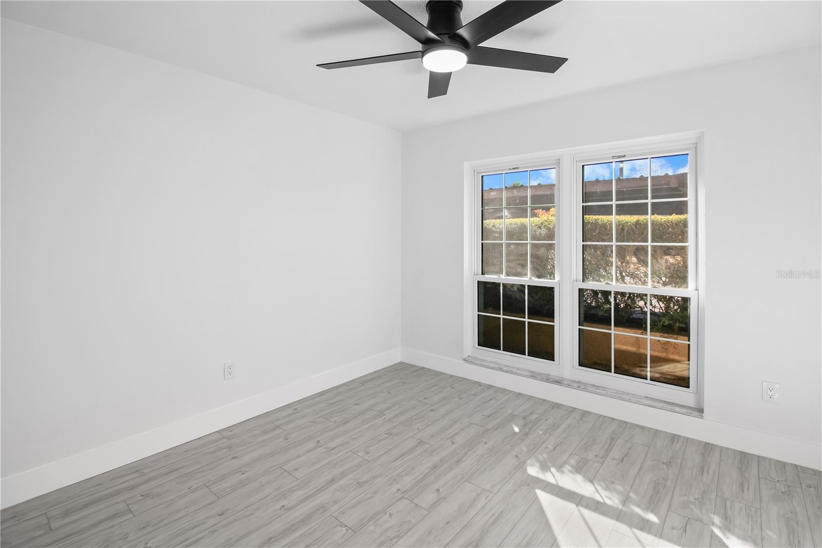 Image 23 of 29 For 7200 Ulmerton Road C3