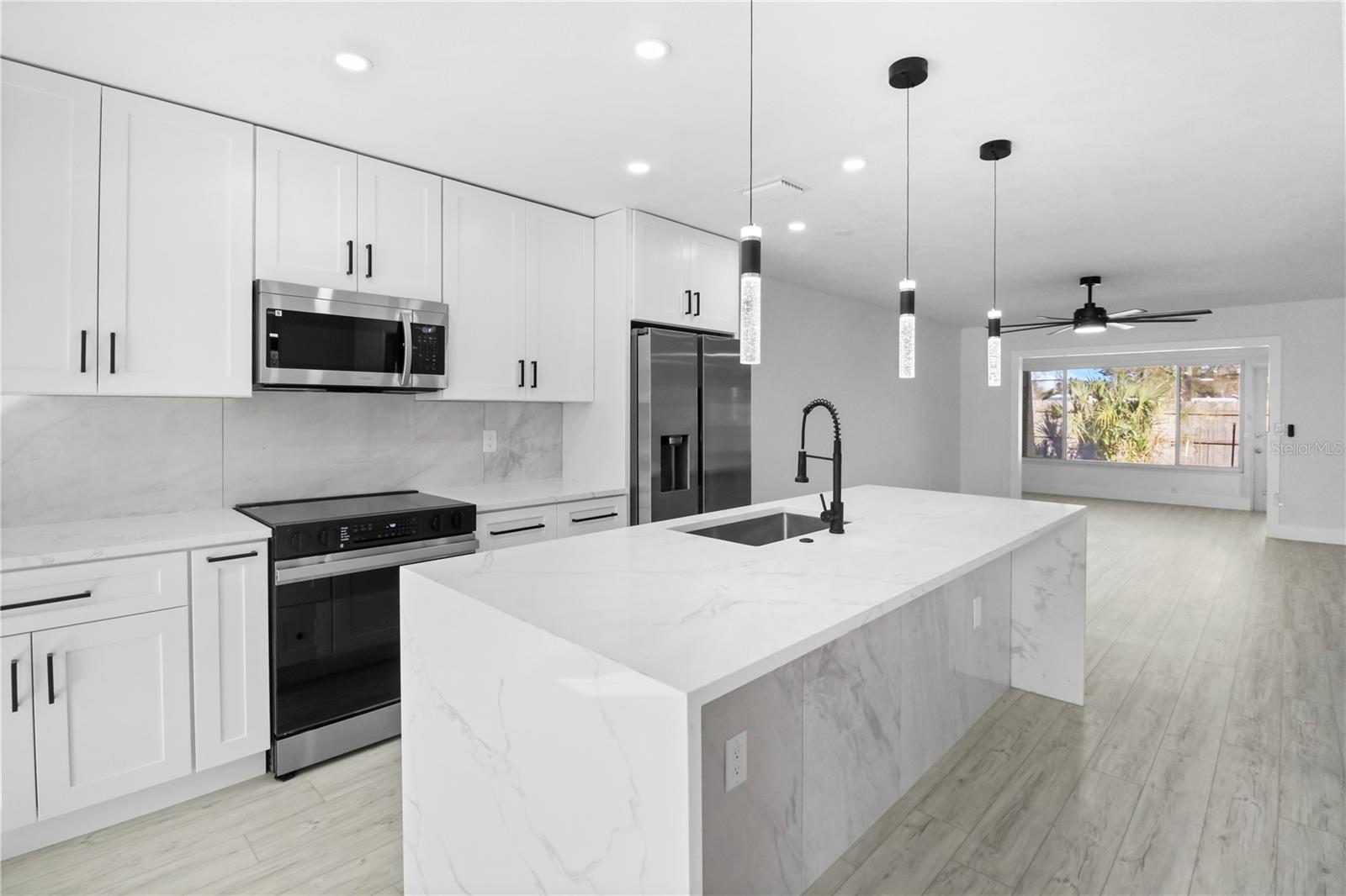 Image 3 of 29 For 7200 Ulmerton Road C3