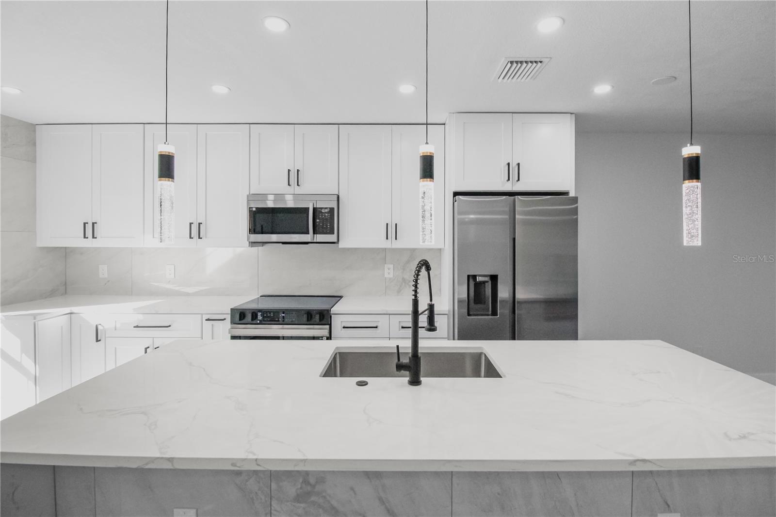 Image 4 of 29 For 7200 Ulmerton Road C3