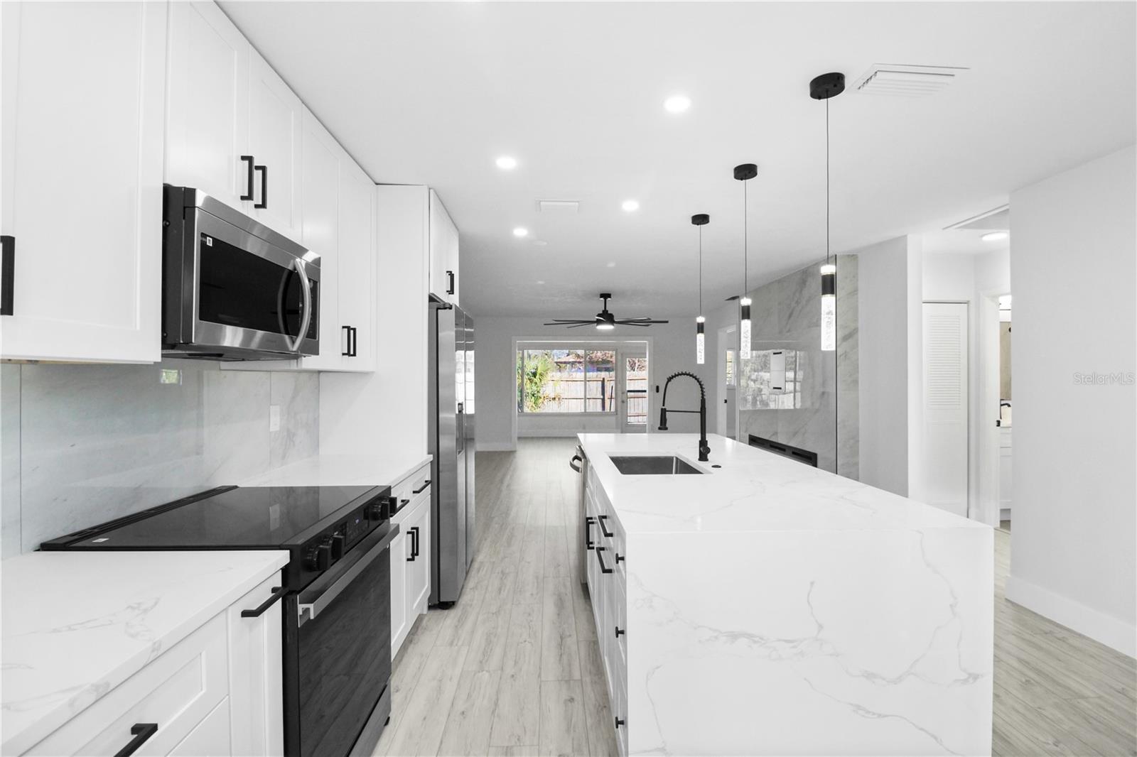 Image 5 of 29 For 7200 Ulmerton Road C3