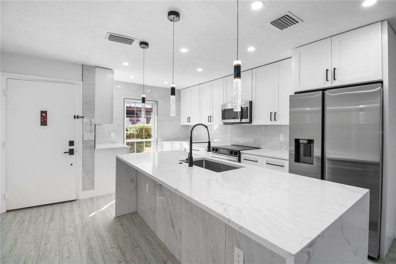 Image 7 of 29 For 7200 Ulmerton Road C3