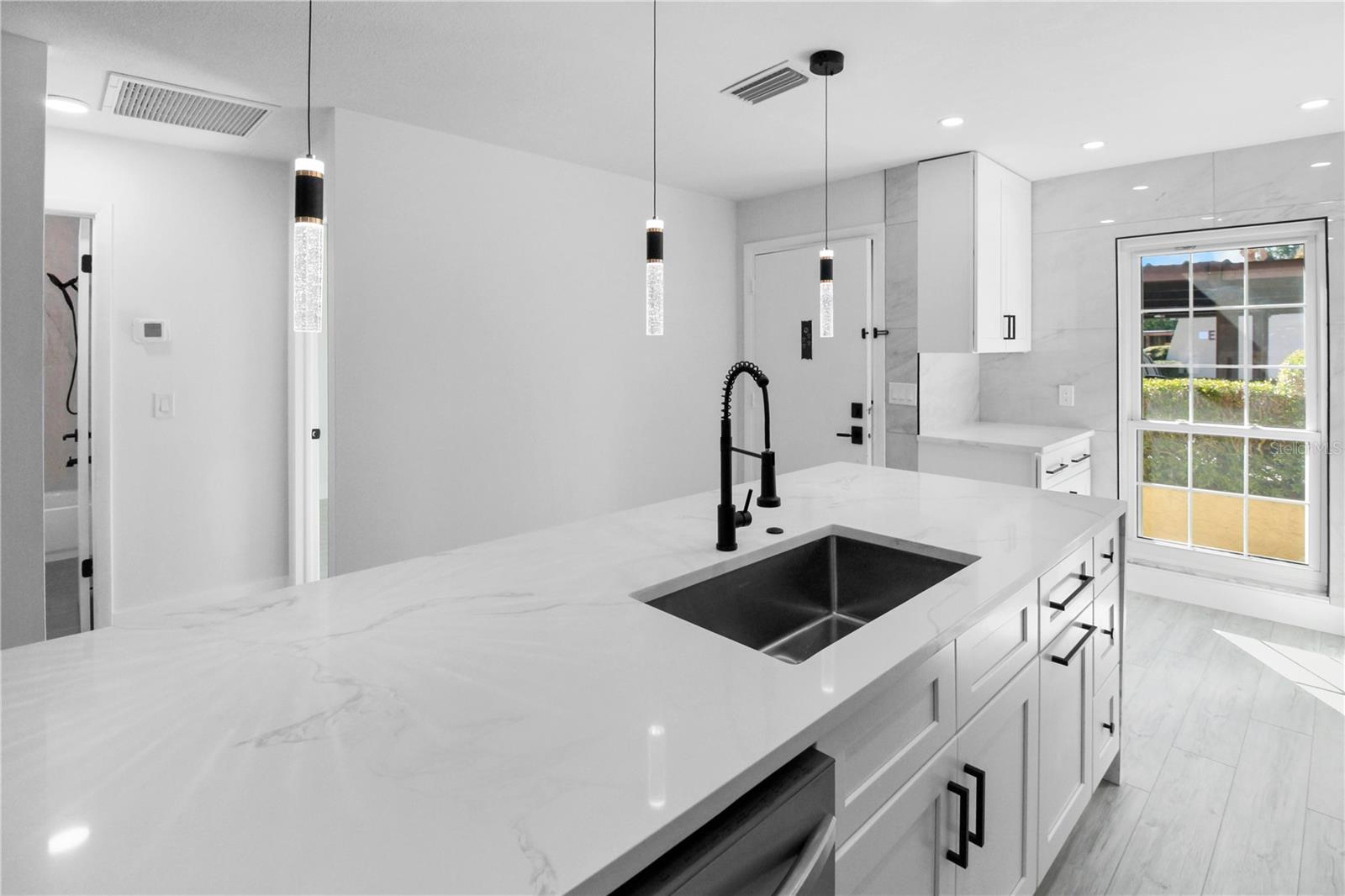 Image 9 of 29 For 7200 Ulmerton Road C3