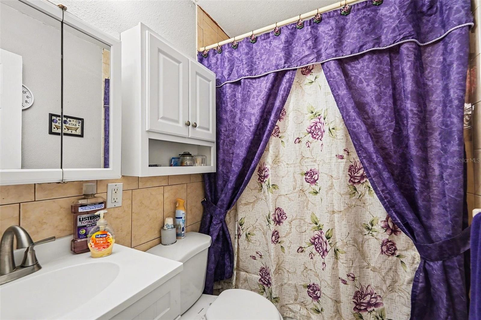 Listing photo id 17 for 5367 46th Avenue N