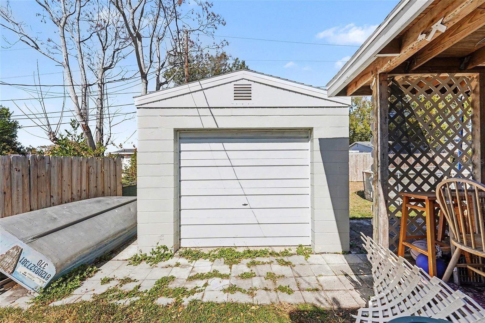 Listing photo id 28 for 5367 46th Avenue N