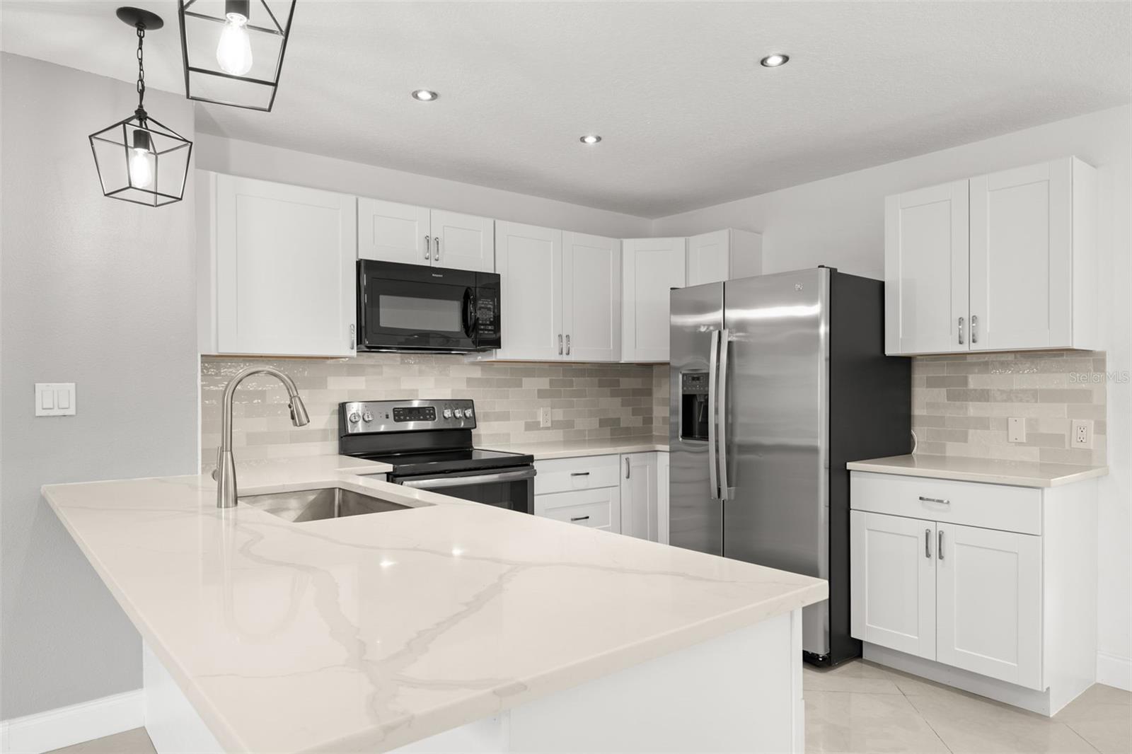 Image 13 of 24 For 4426 Helena Street Ne