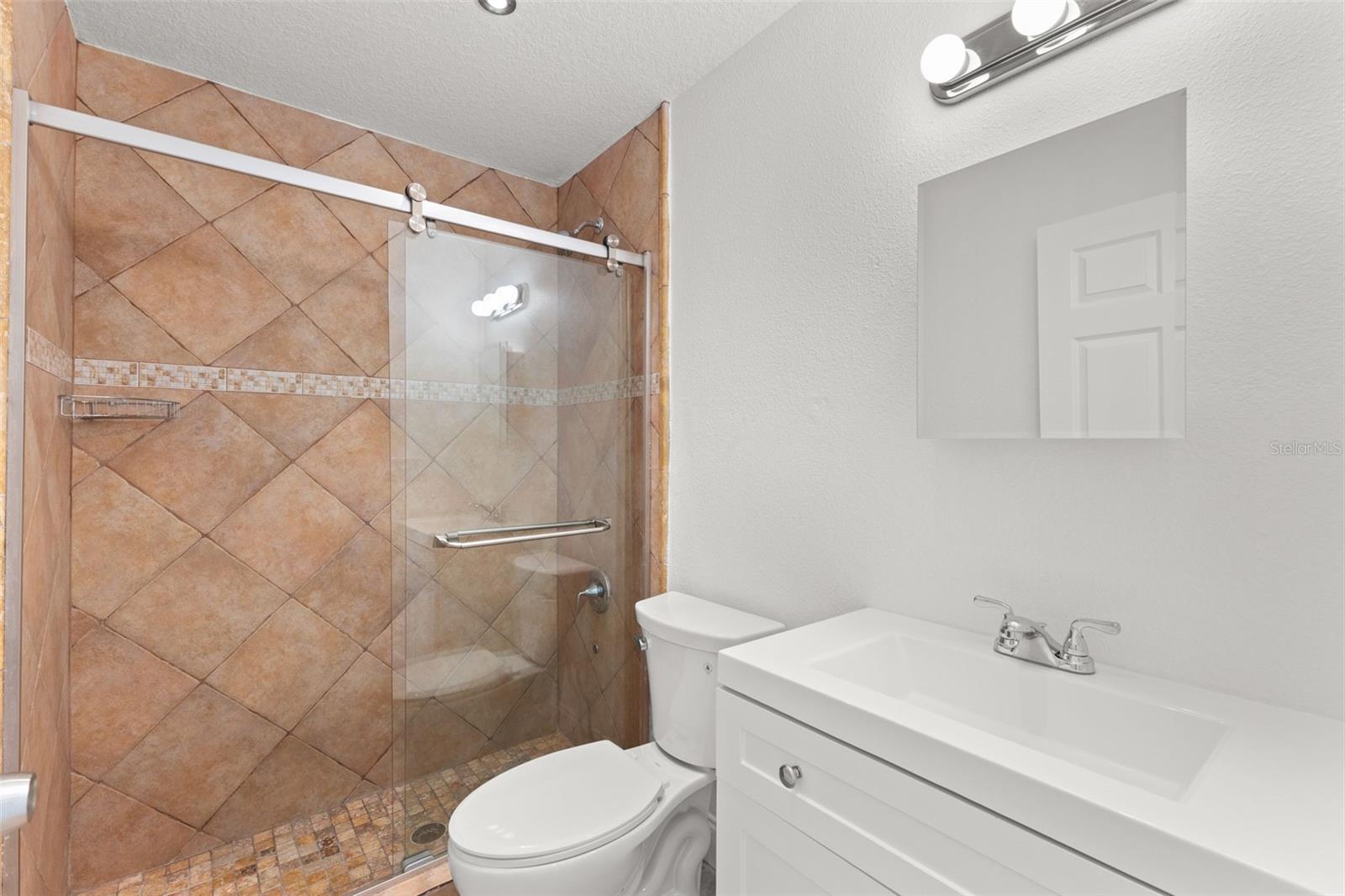 Image 20 of 24 For 4426 Helena Street Ne