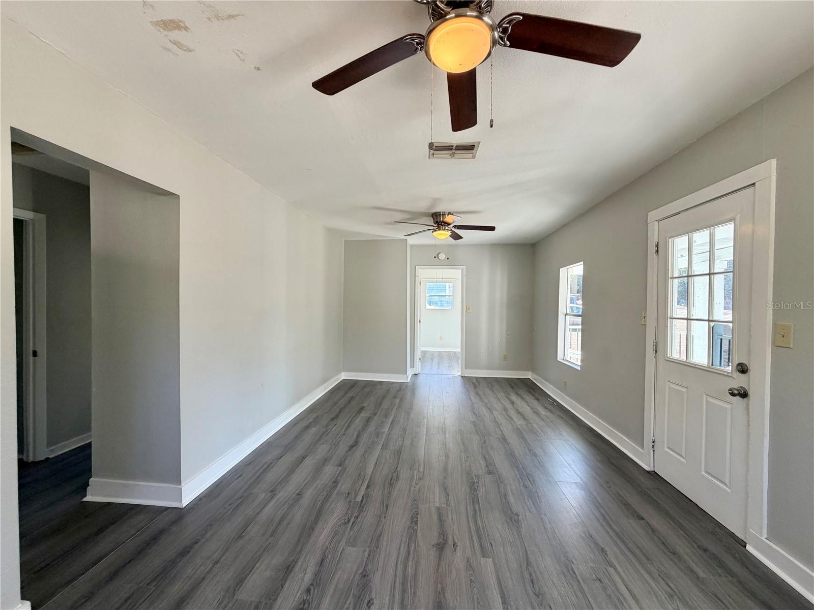 Image 3 of 7 For 506 Park Way