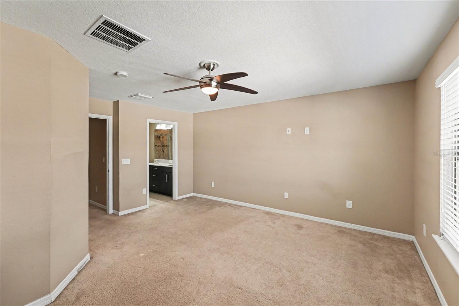 Listing photo id 16 for 5128 Bay Isle Circle