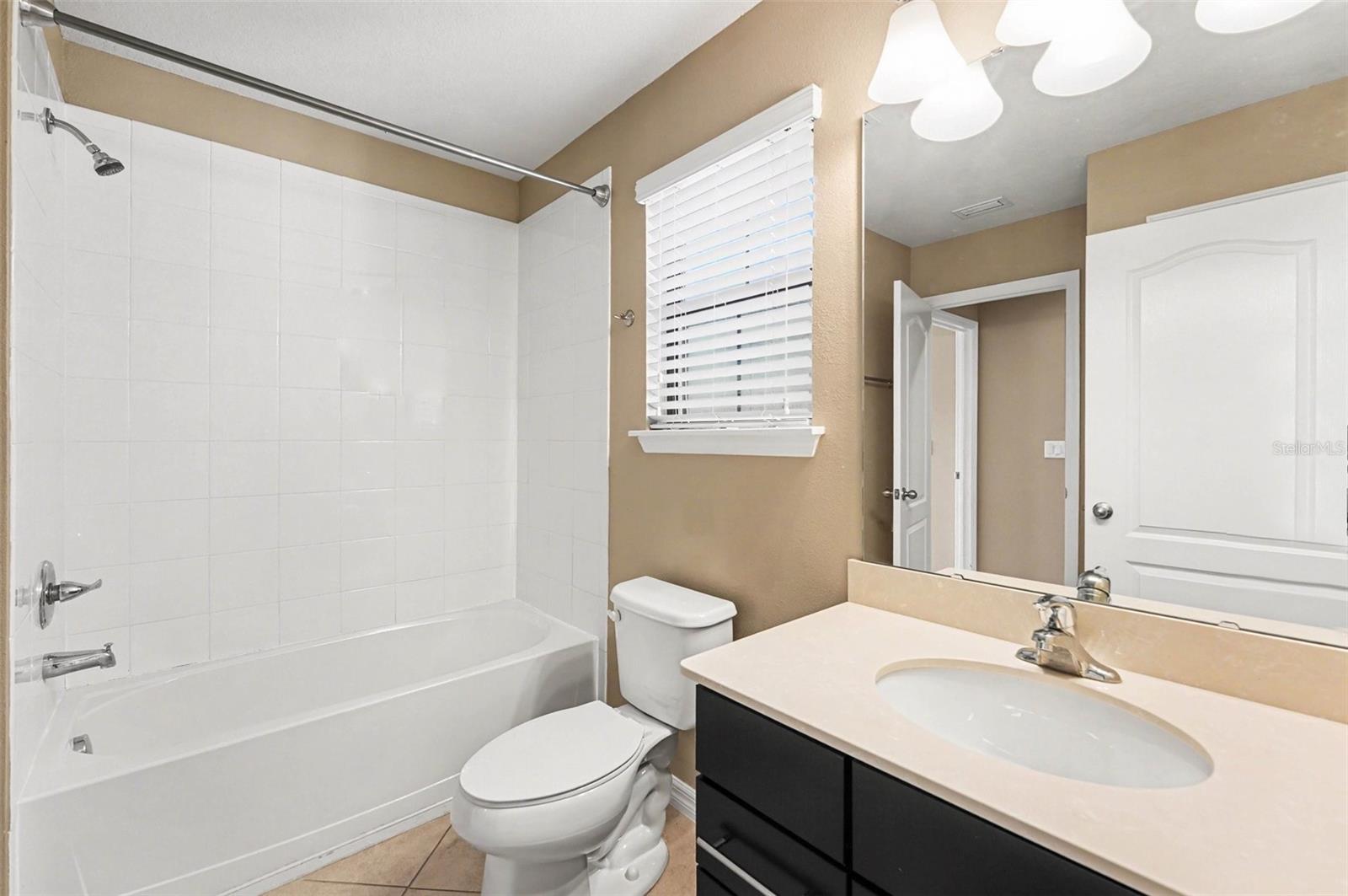 Listing photo id 25 for 5128 Bay Isle Circle