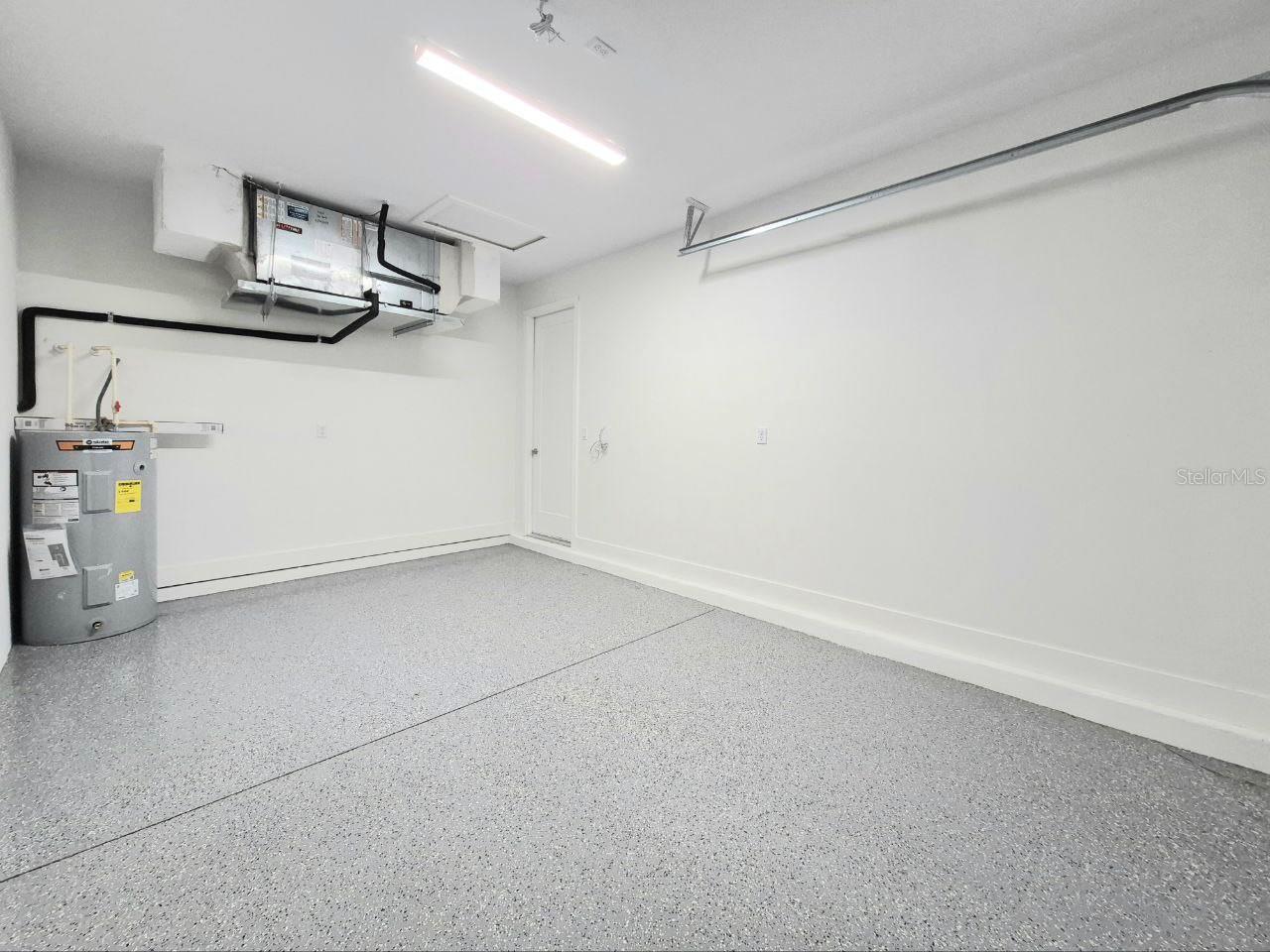 Image 16 of 40 For 3304 North Bay Street