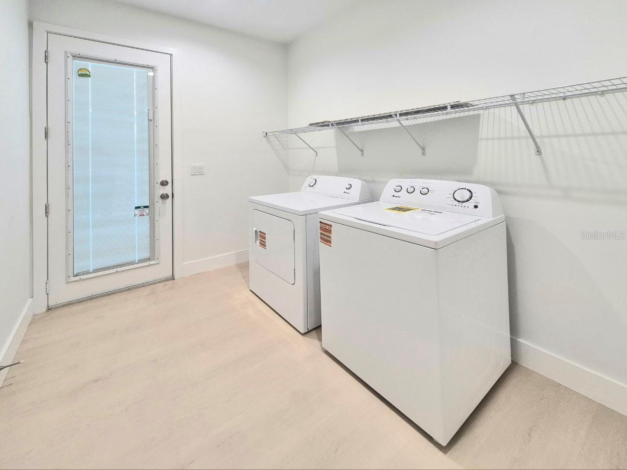 Image 18 of 40 For 3304 North Bay Street