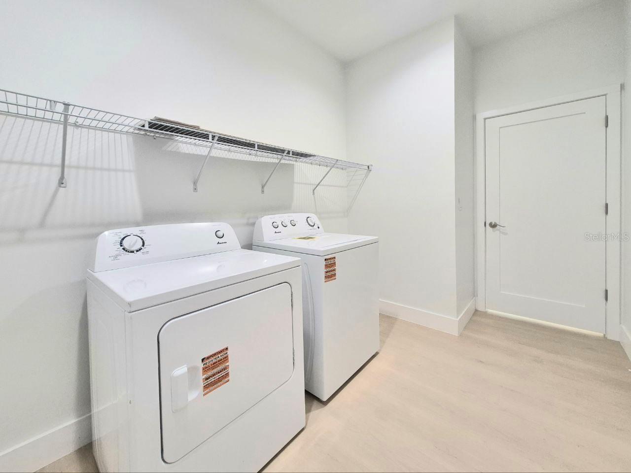 Image 19 of 40 For 3304 North Bay Street