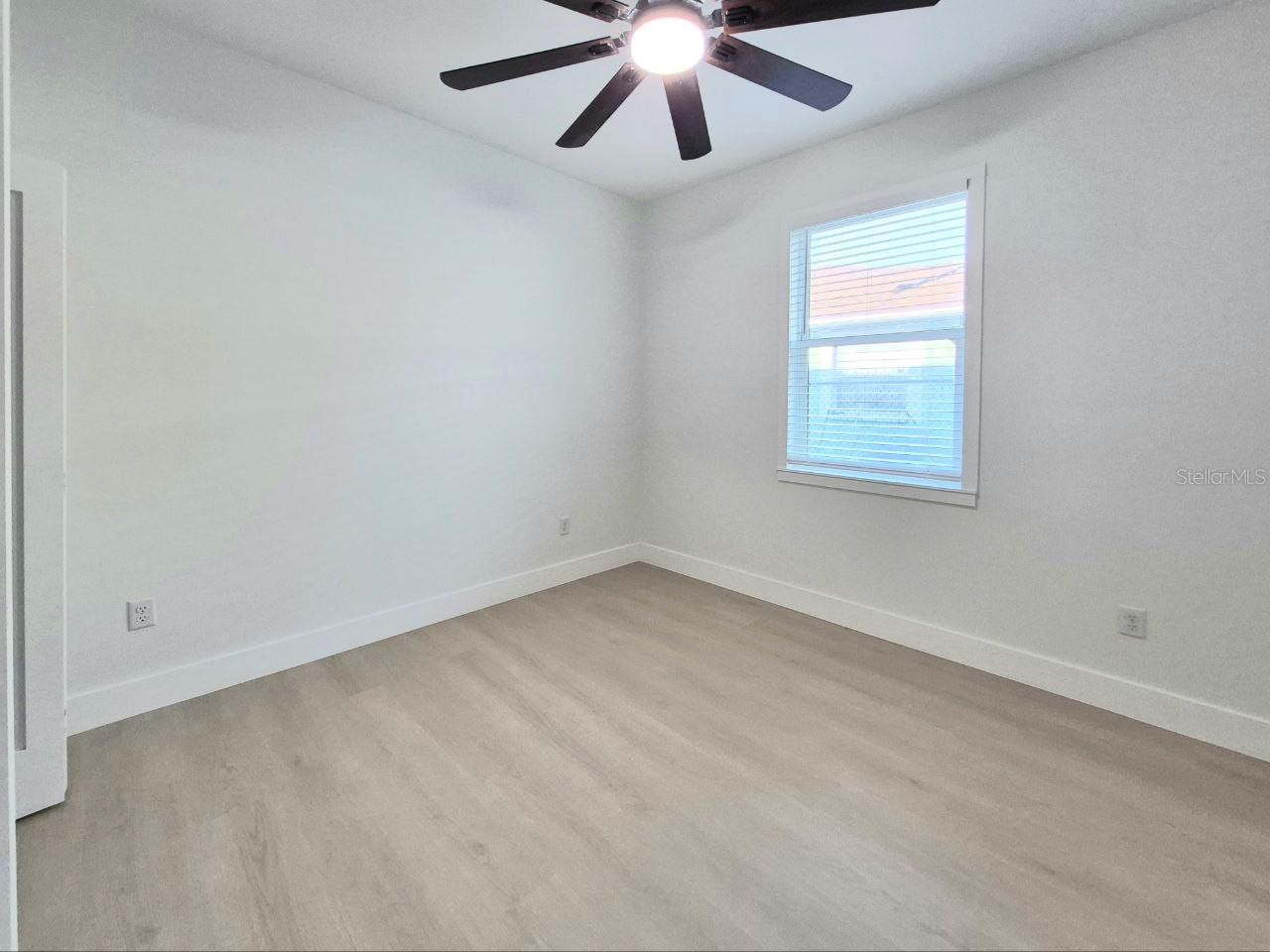 Image 20 of 40 For 3304 North Bay Street