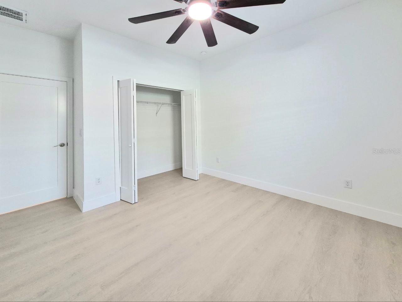 Image 21 of 40 For 3304 North Bay Street