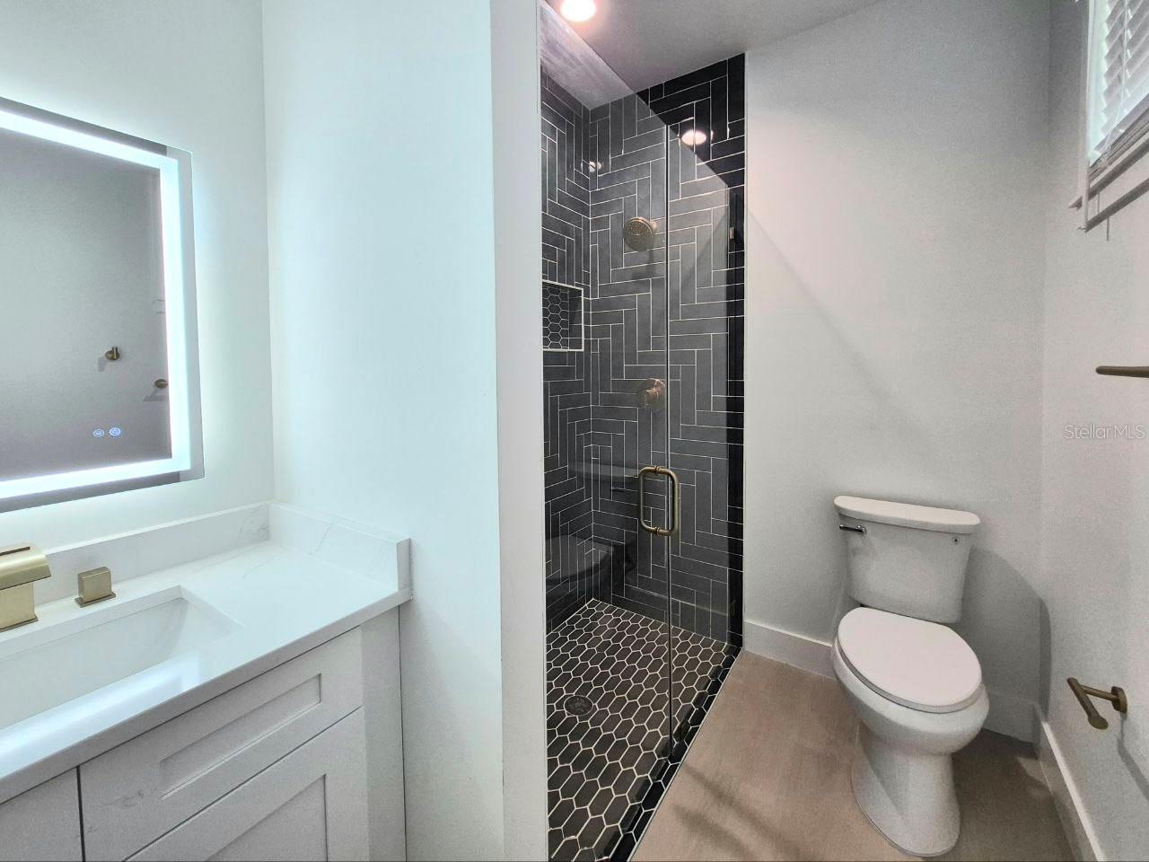 Image 31 of 40 For 3304 North Bay Street