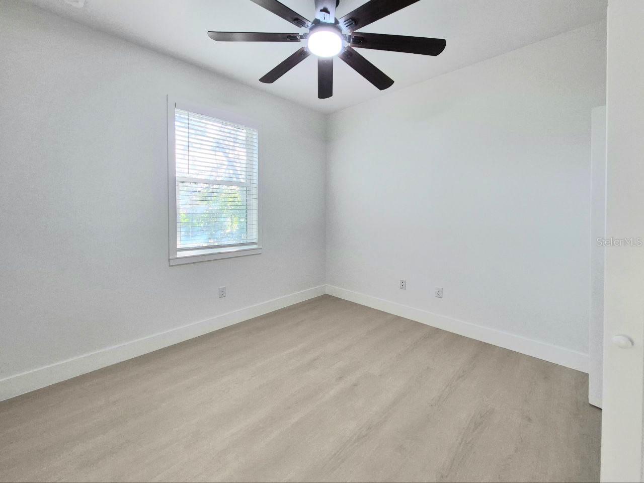 Image 34 of 40 For 3304 North Bay Street