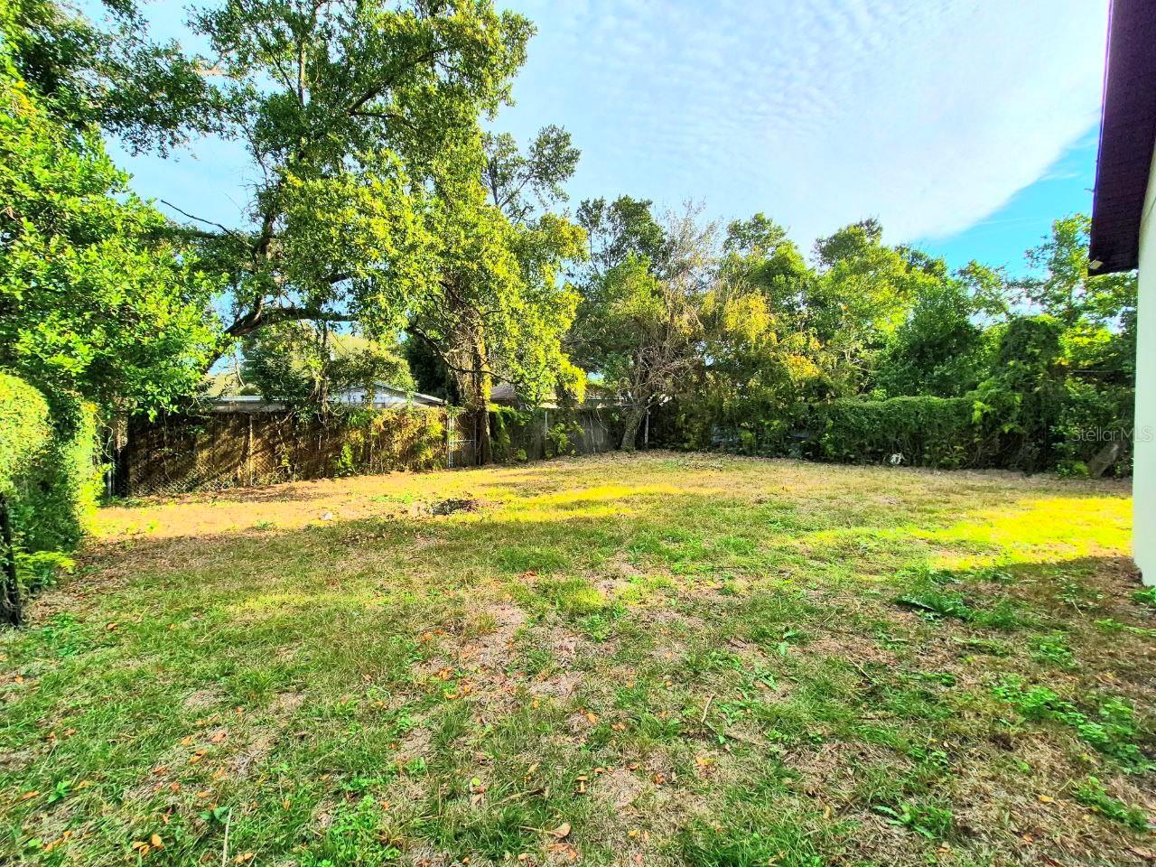 Image 37 of 40 For 3304 North Bay Street