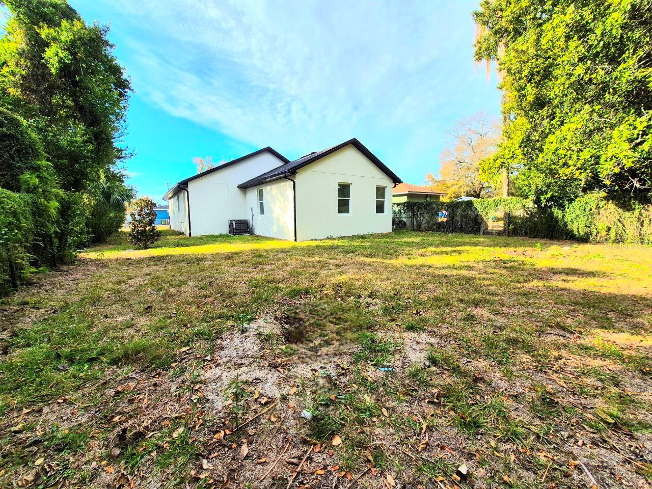 Image 38 of 40 For 3304 North Bay Street