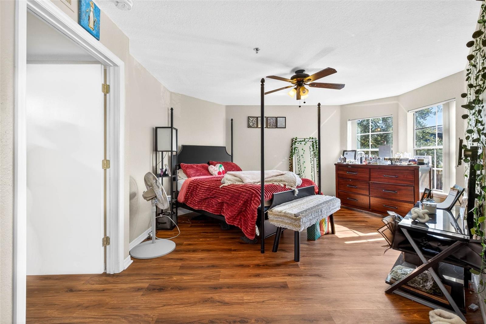 Image 13 of 27 For 8517 Island Breeze Lane 205