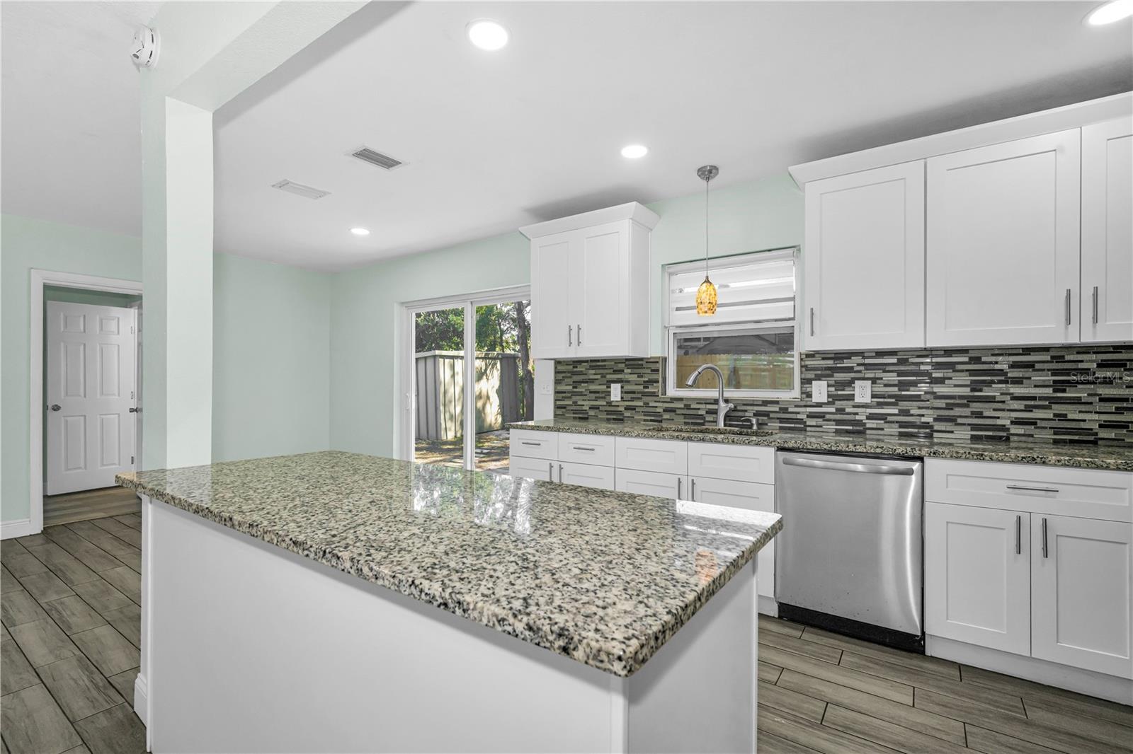 Image 5 of 31 For 1005 Highland Avenue