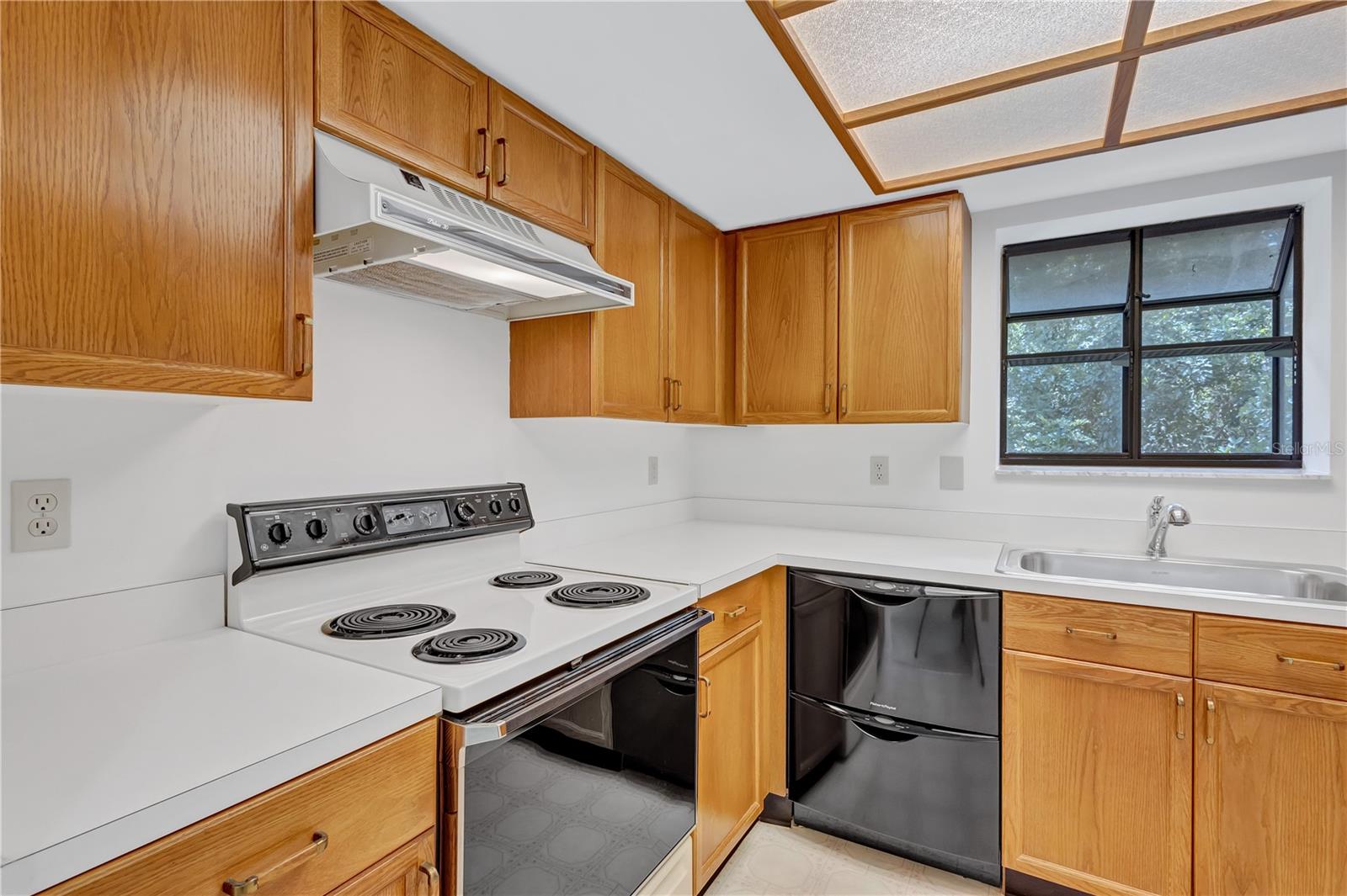 Image 7 of 39 For 110 Hammock Pine Boulevard