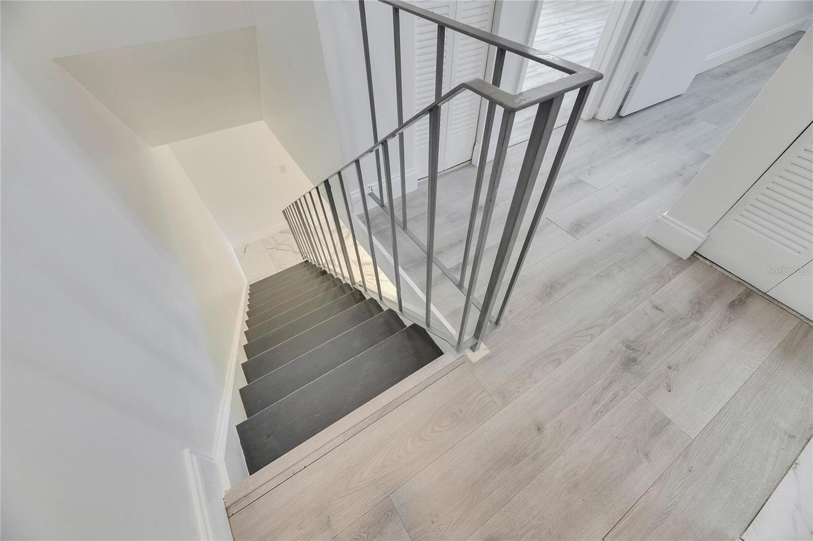 Image 12 of 31 For 1828 Bough Avenue 3