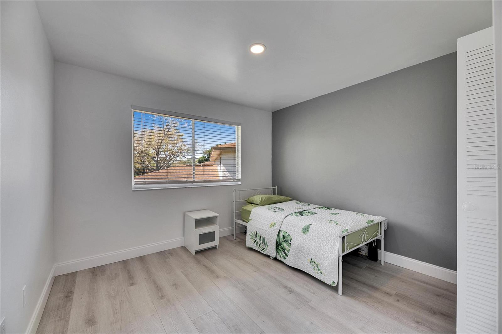 Image 22 of 31 For 1828 Bough Avenue 3