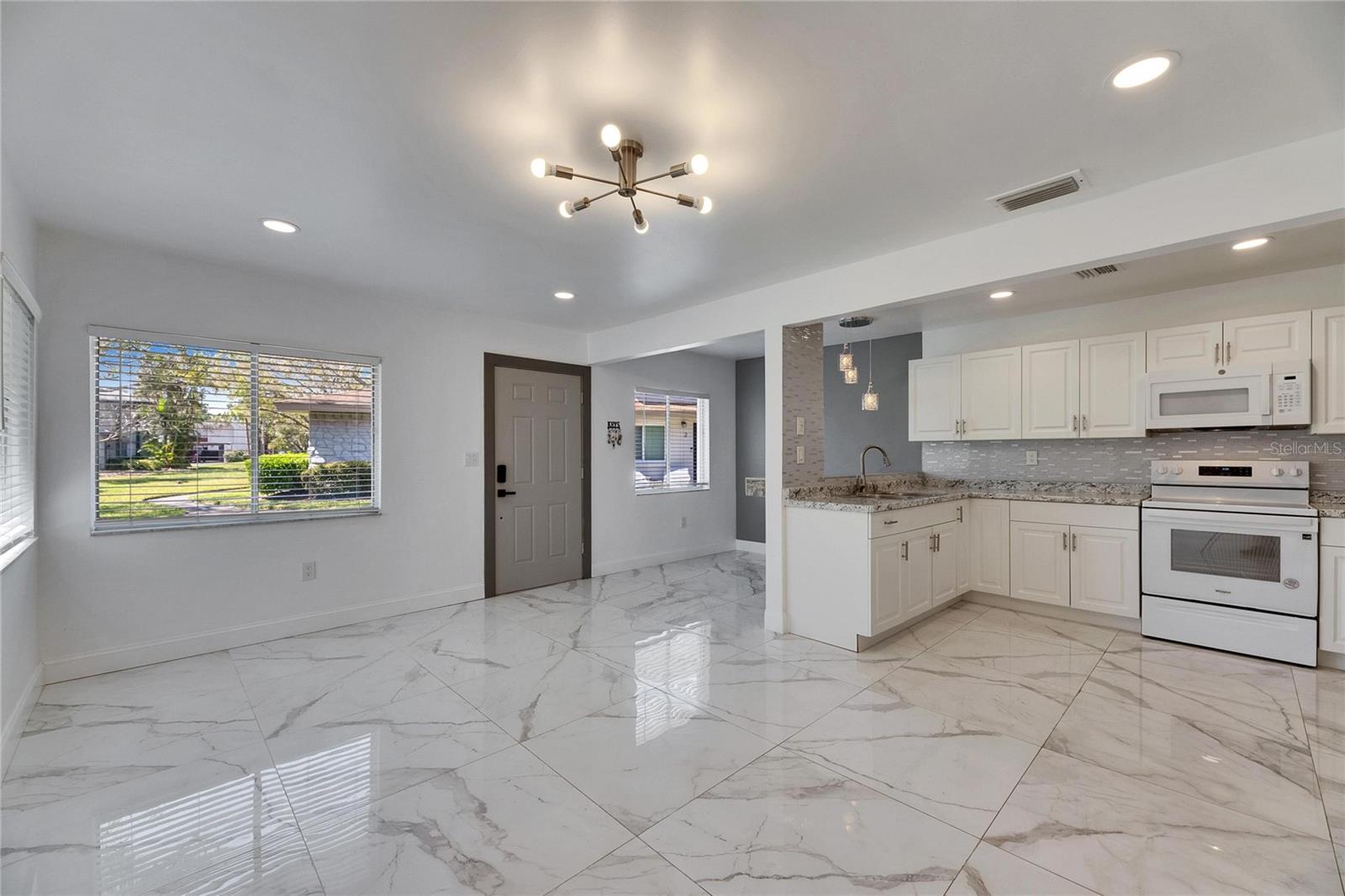 Image 8 of 31 For 1828 Bough Avenue 3