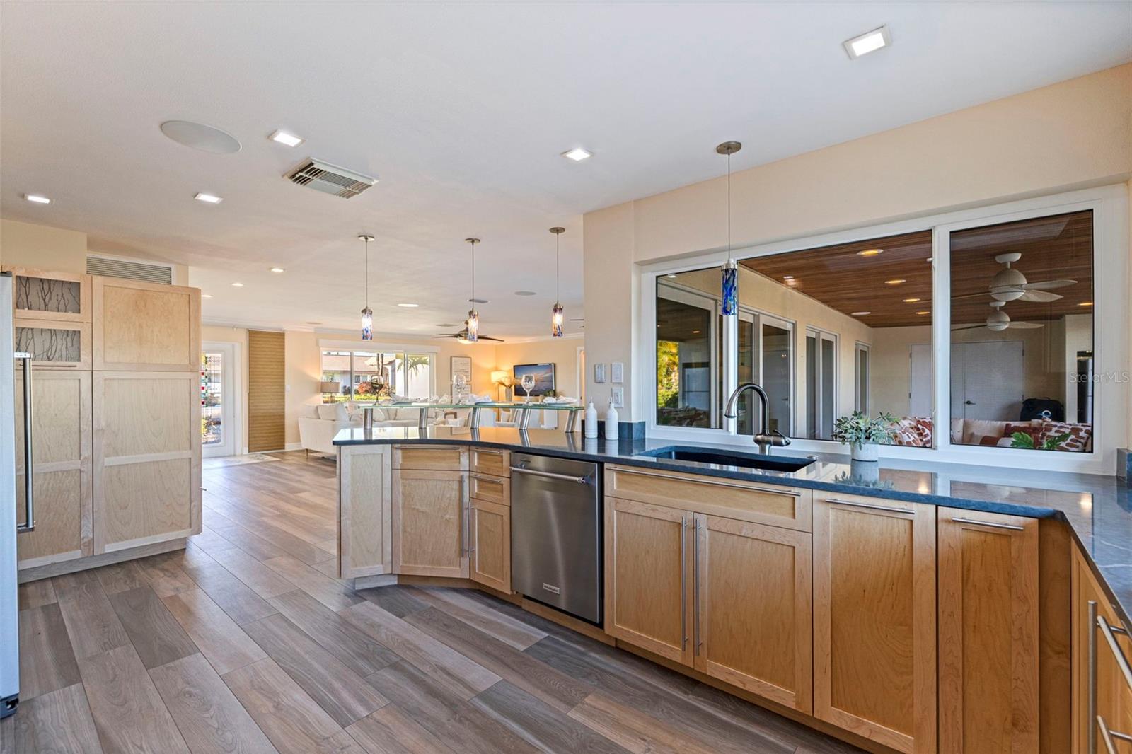 Image 22 of 41 For 2024 Massachusetts Avenue Ne