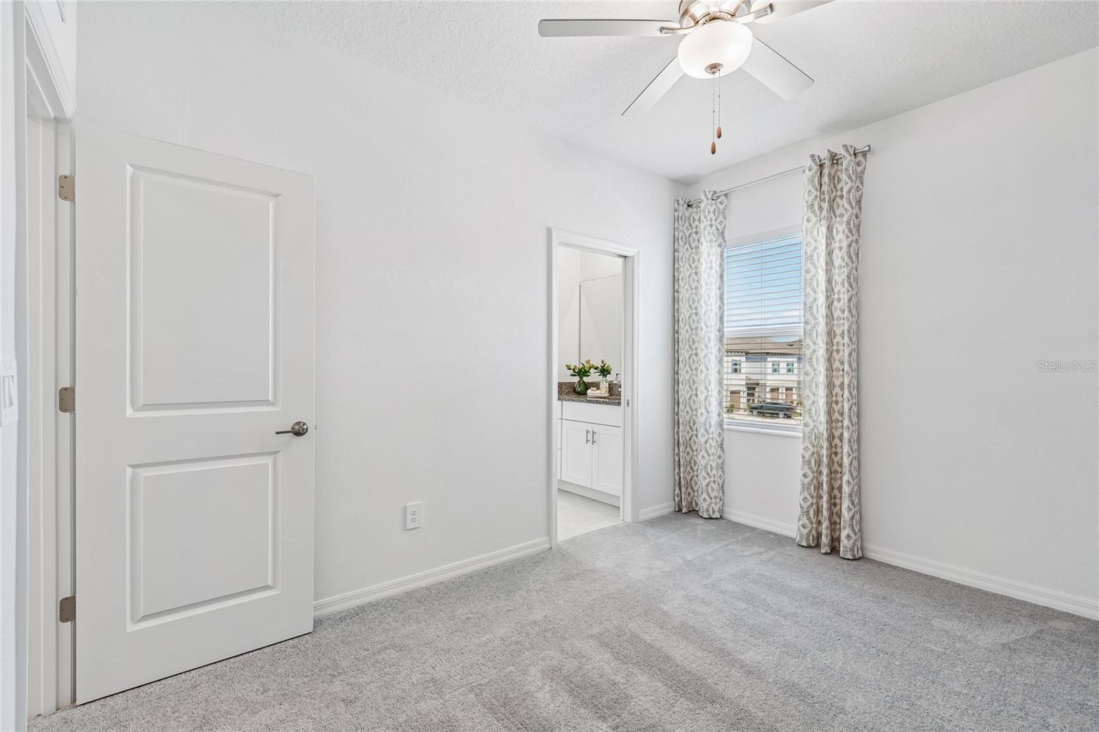 Image 28 of 41 For 10811 Fowlers Bluff Court