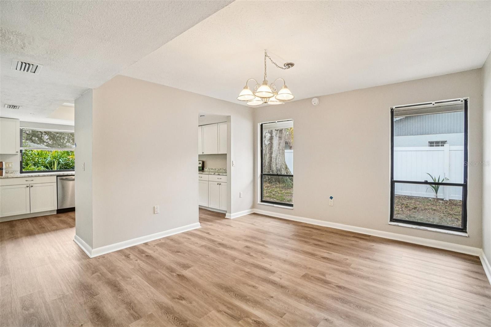 Listing photo id 8 for 4218 Water Oaks Lane