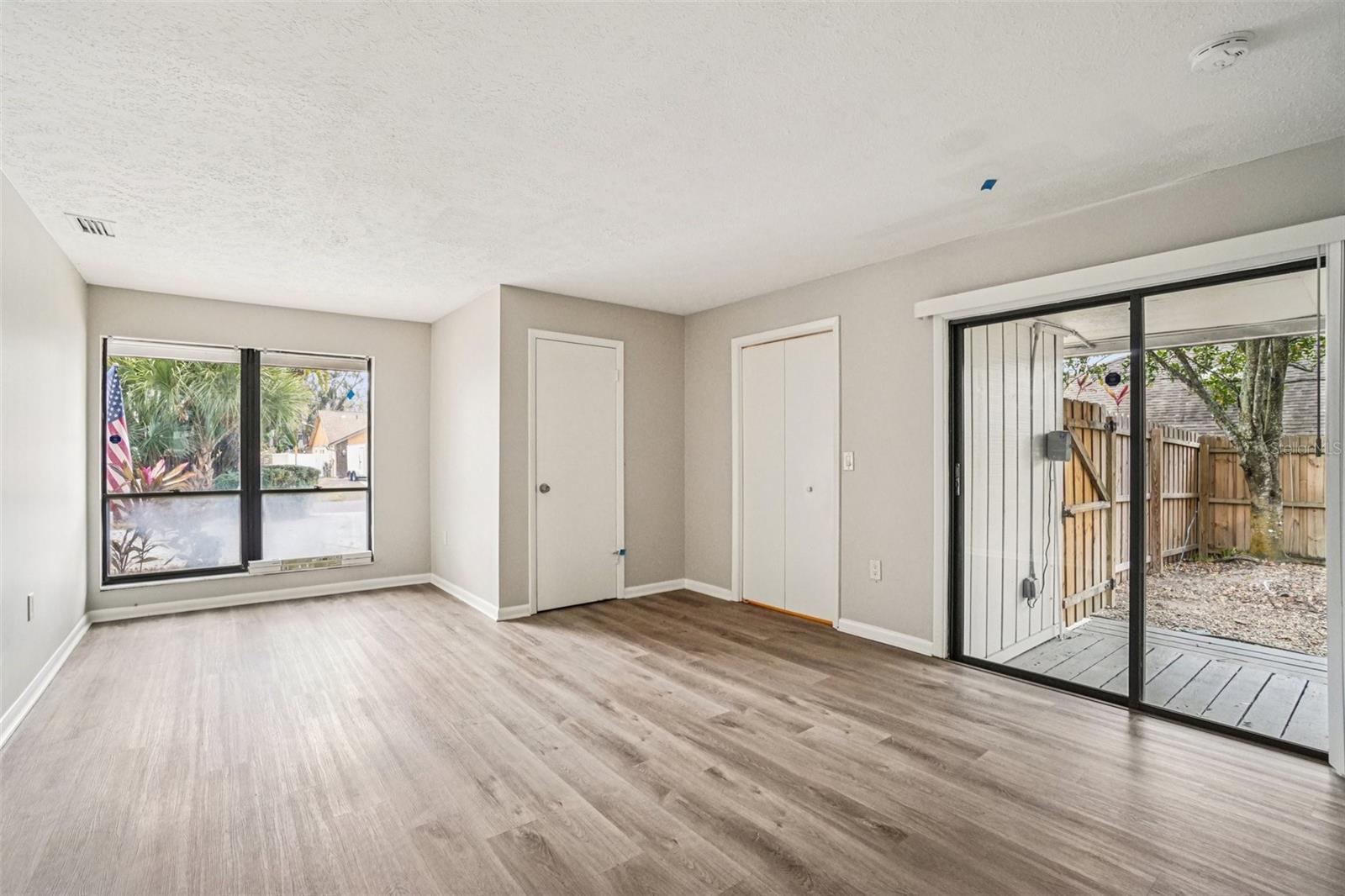 Listing photo id 14 for 4218 Water Oaks Lane