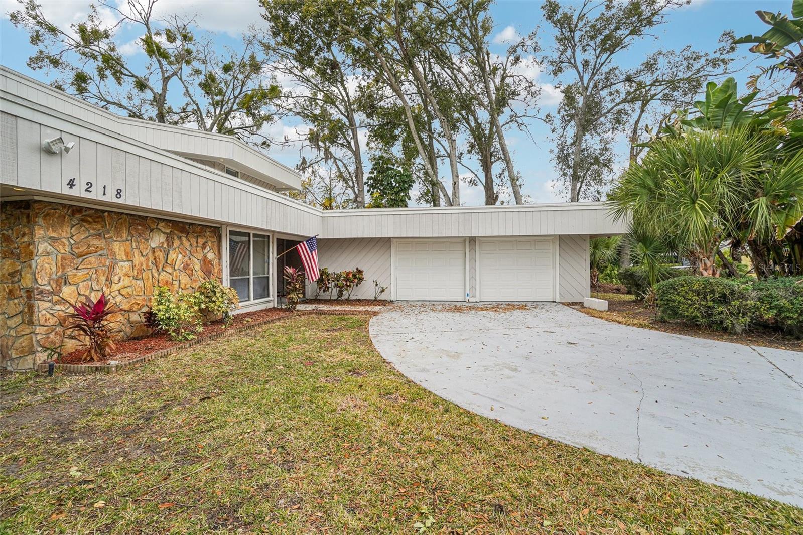 Listing photo id 1 for 4218 Water Oaks Lane