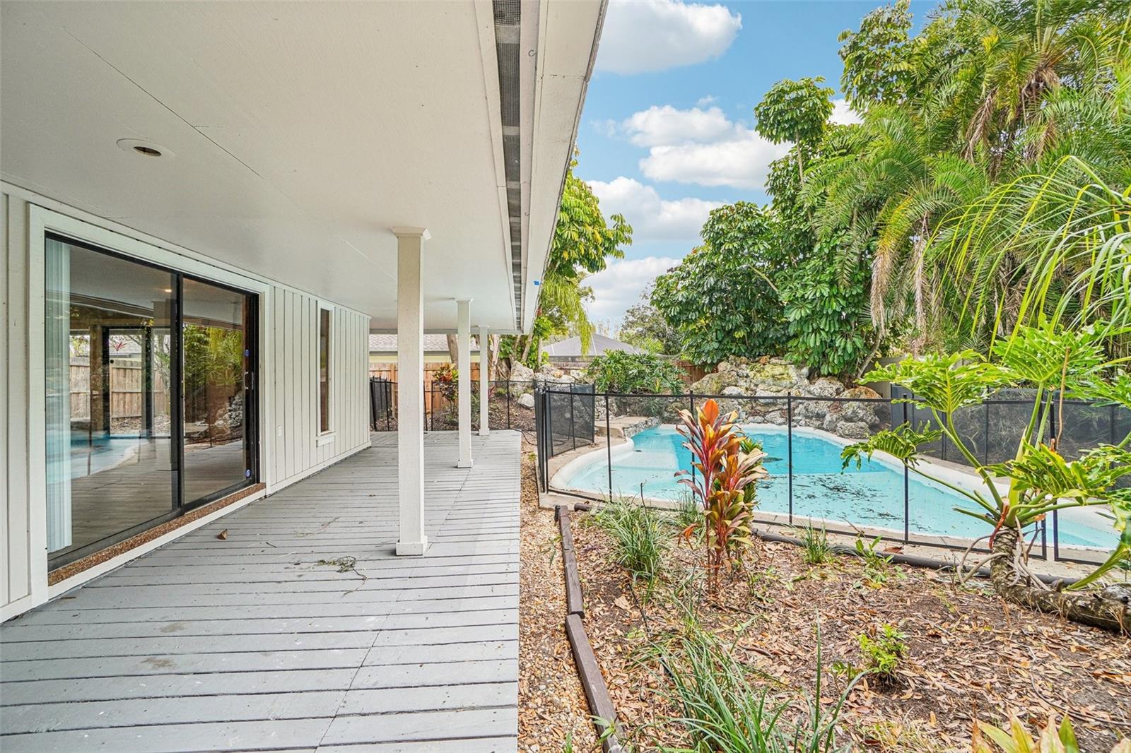 Listing photo id 33 for 4218 Water Oaks Lane