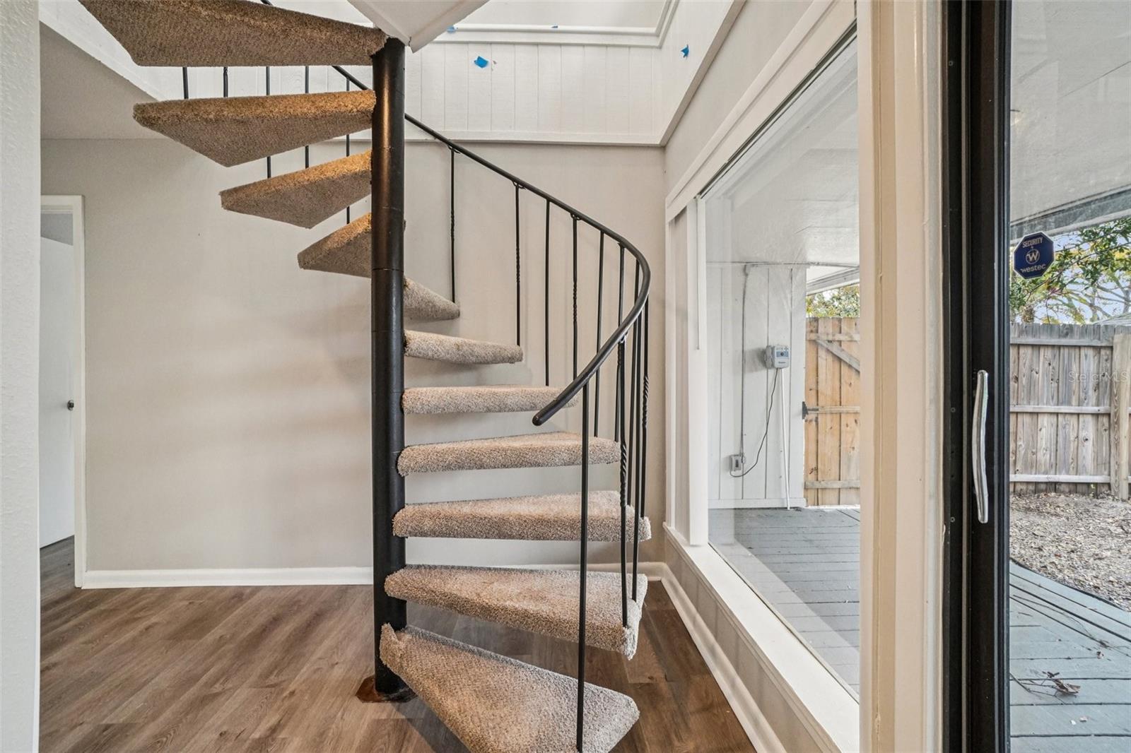 Listing photo id 3 for 4218 Water Oaks Lane