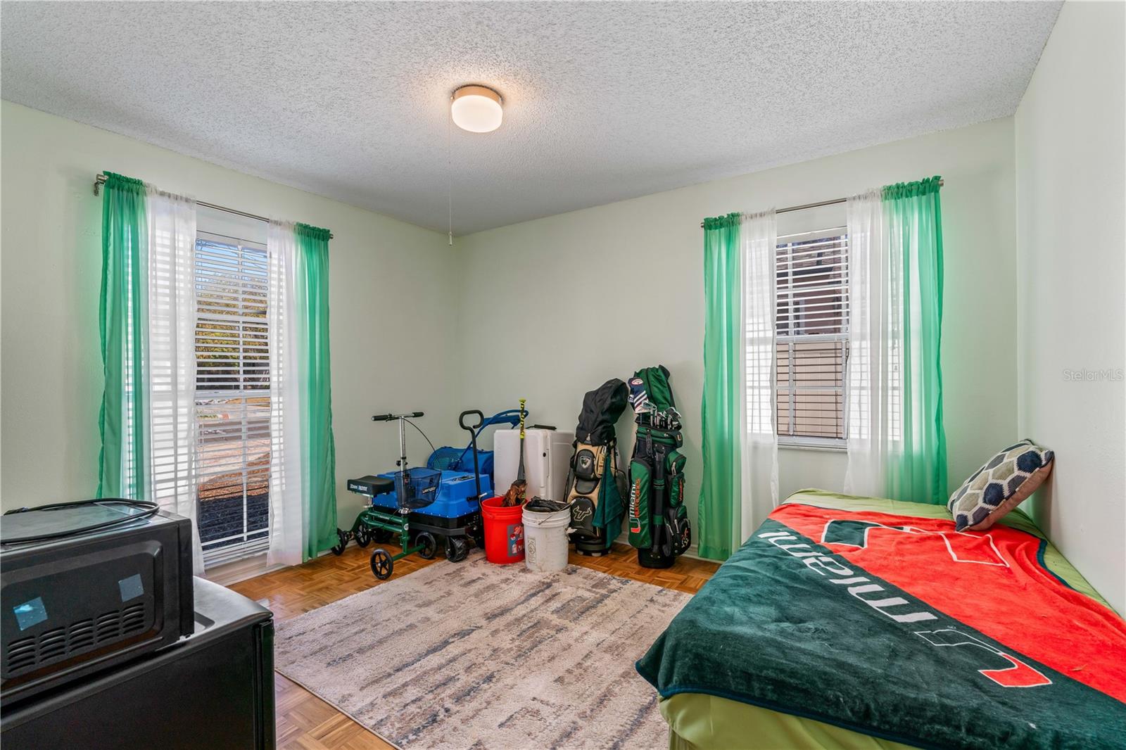 Listing photo id 18 for 4118 Obispo Street